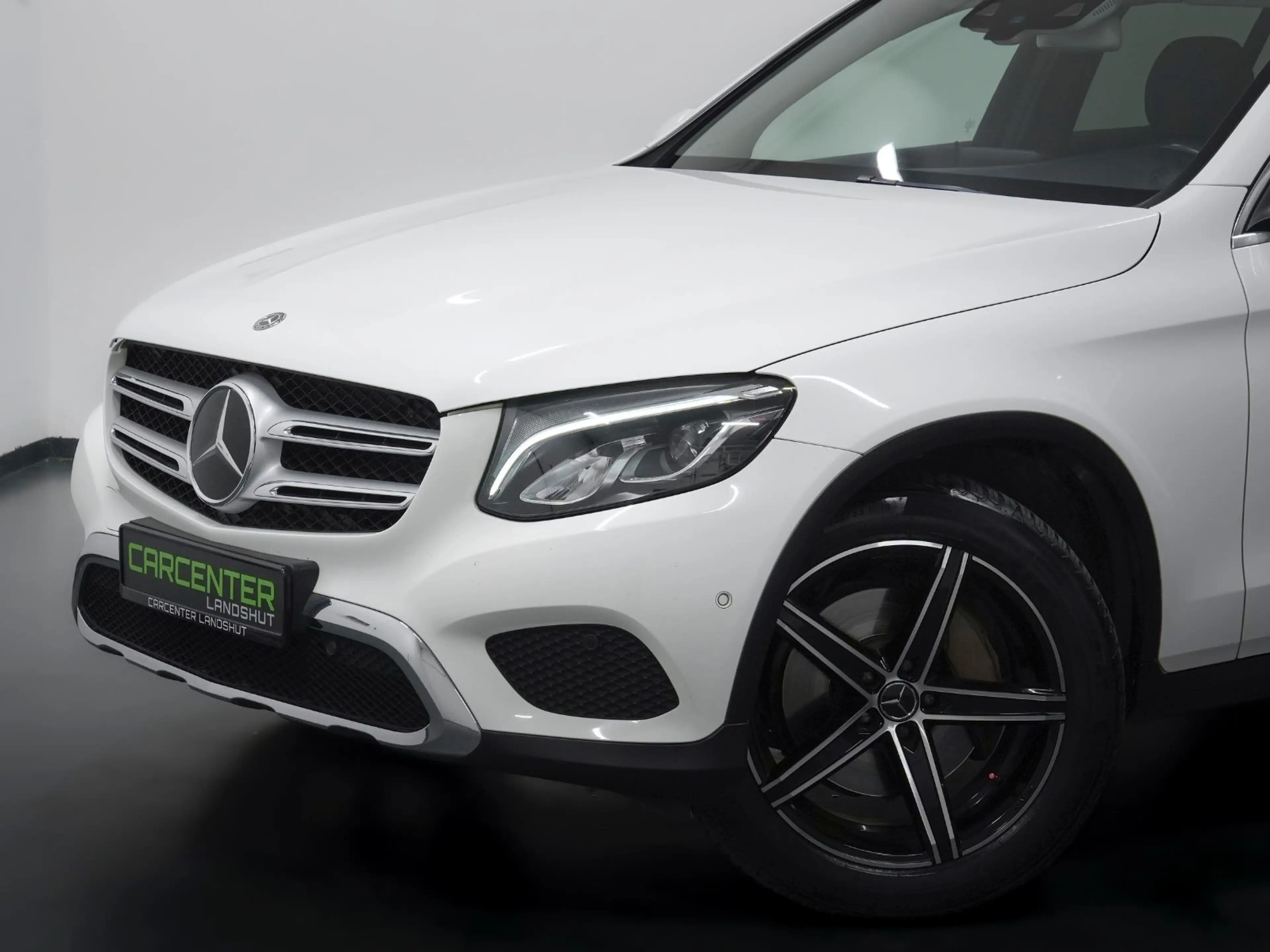 Mercedes-Benz GLC 250 d 4MATIC DISTRONIC/KEYLESS/AHK/NAVI/R-KAM — photo 3