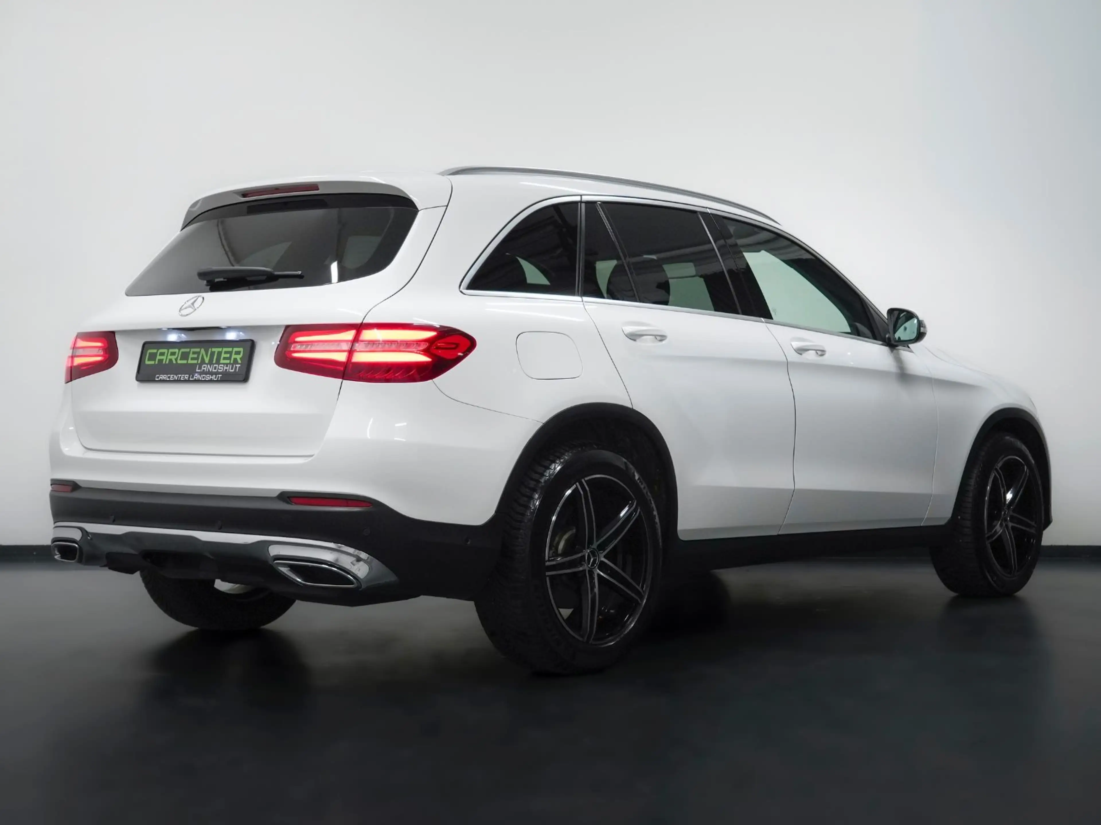 Mercedes-Benz GLC 250 d 4MATIC DISTRONIC/KEYLESS/AHK/NAVI/R-KAM — photo 14