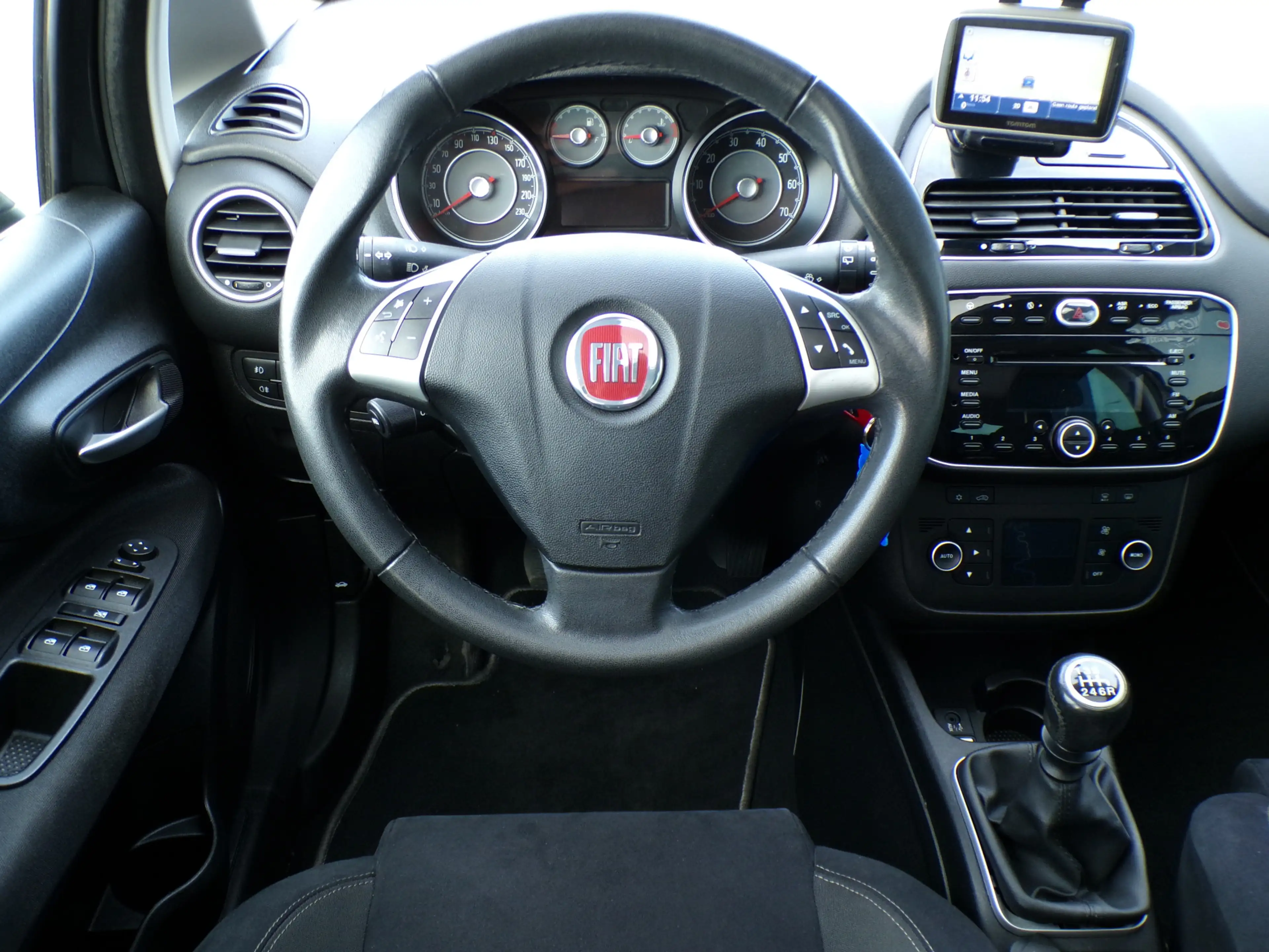 Fiat Punto Evo 0.9 TwinAir Lounge, Climate control / Schuifdak / — photo 7