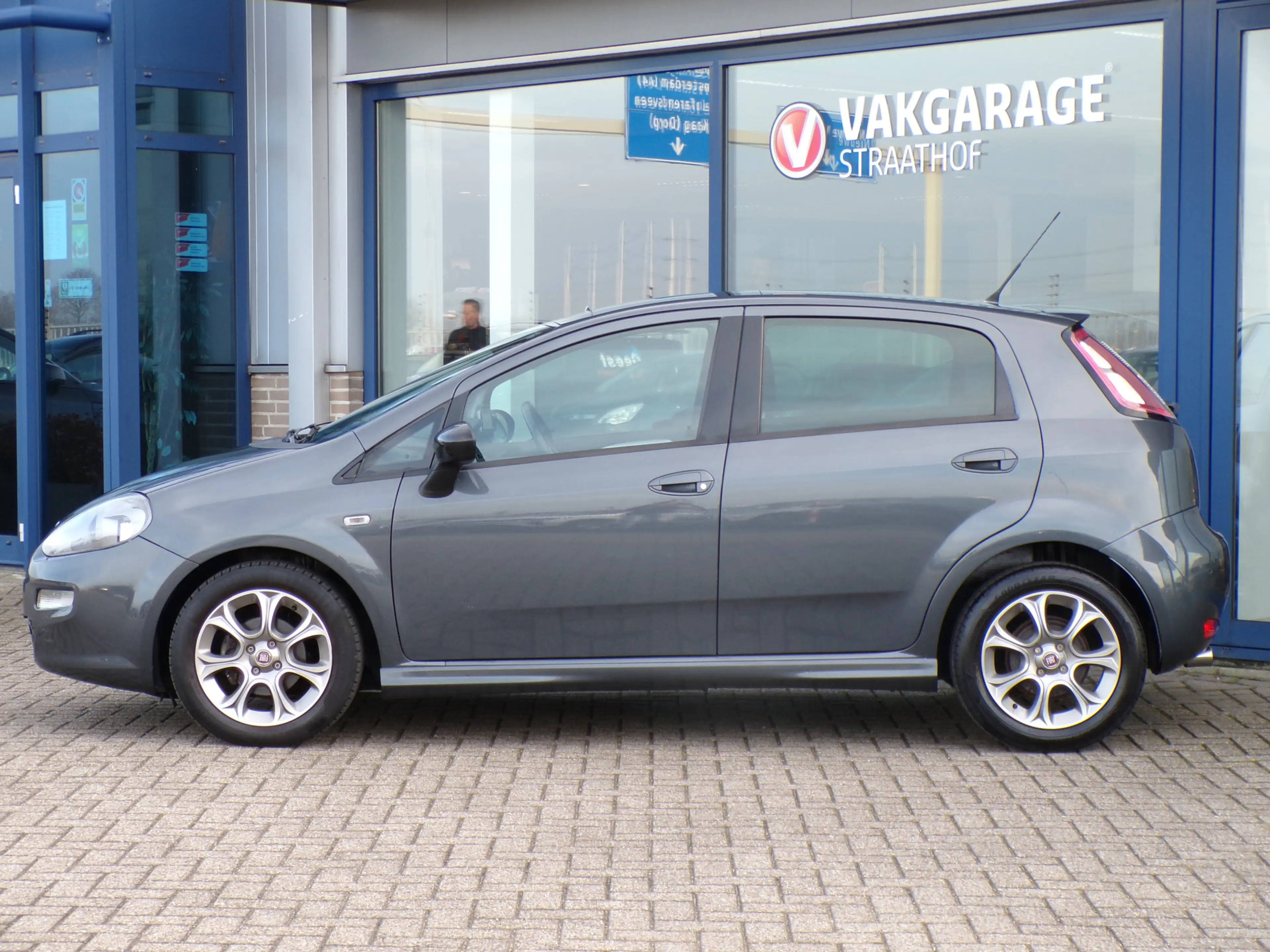 Fiat Punto Evo 0.9 TwinAir Lounge, Climate control / Schuifdak / — photo 3
