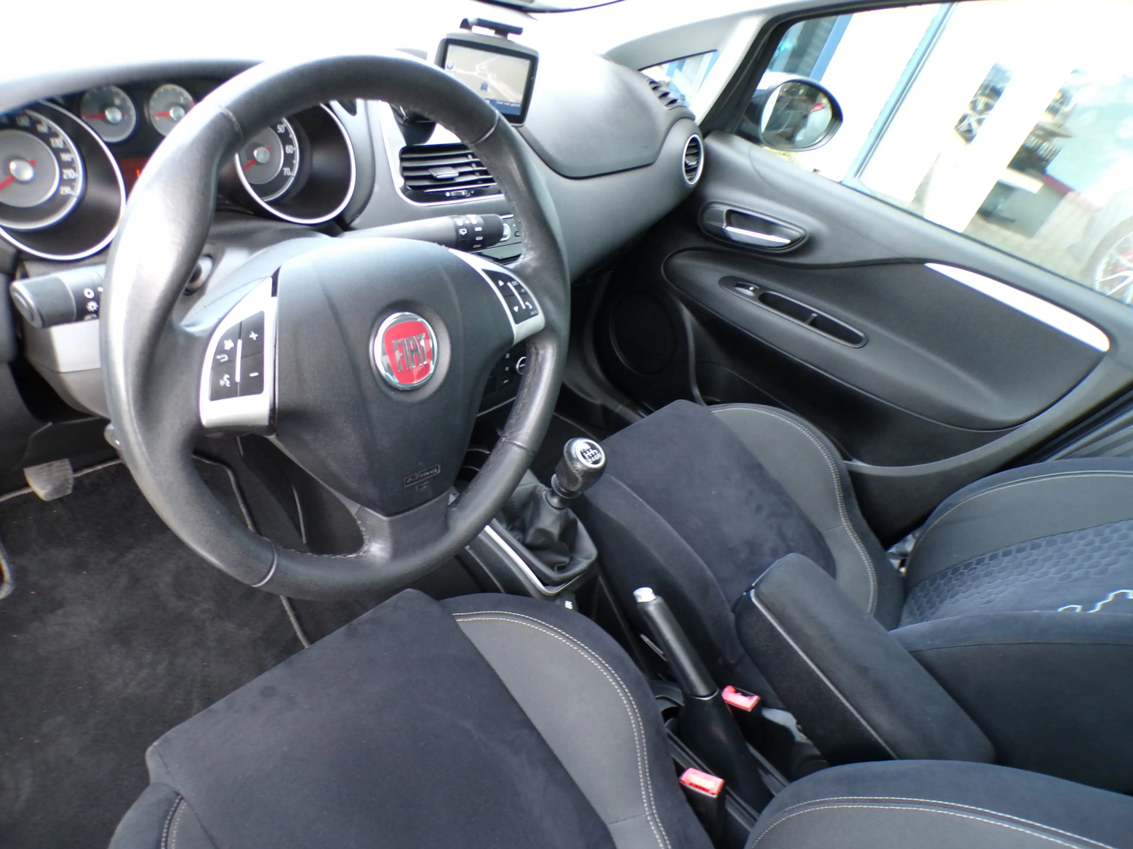Fiat Punto Evo 0.9 TwinAir Lounge, Climate control / Schuifdak / — photo 4