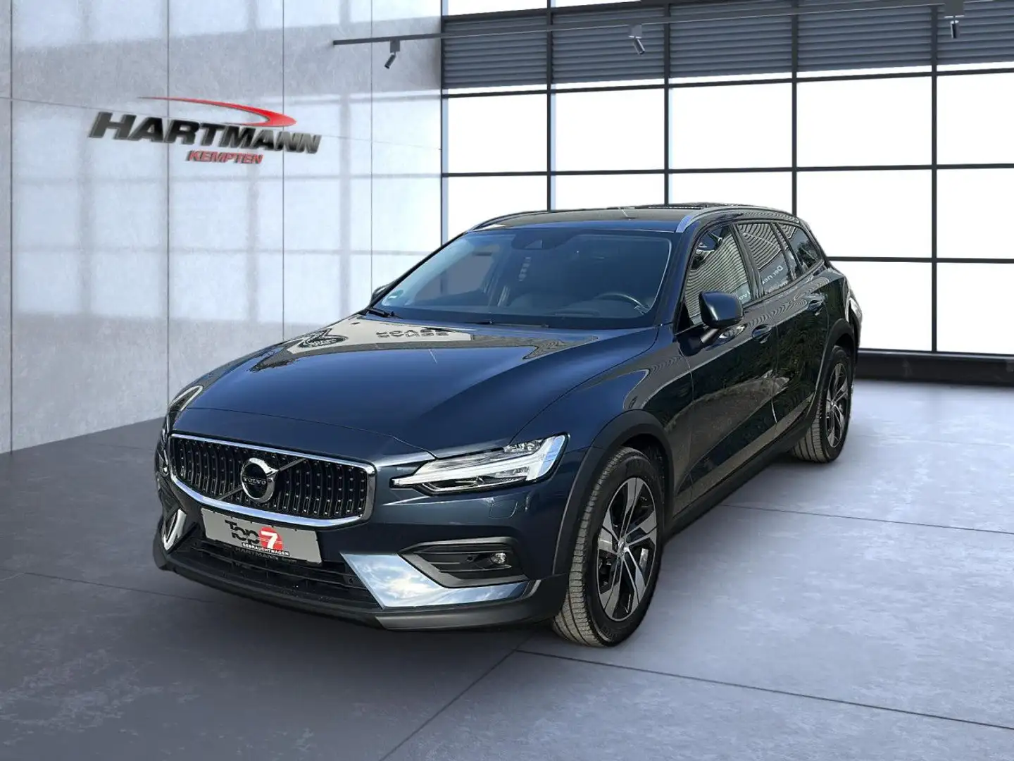 Volvo V60 Cross Country V60 CC Pro AWD Bluetooth Head Up Display Navi LED Blauw - 2