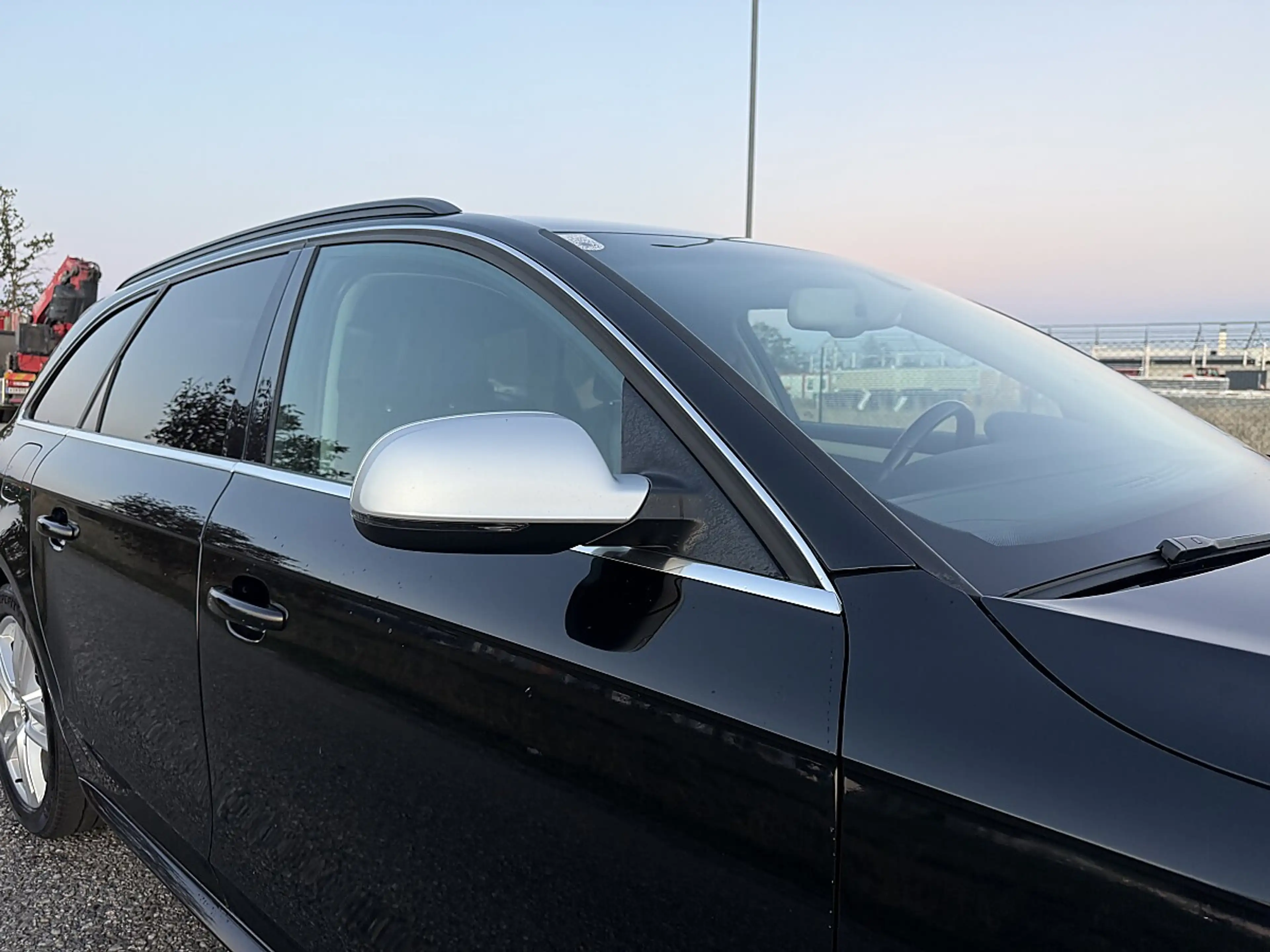 Audi A4 Avant 2,0 TDI Intense Aut.  **S-Line** — photo 5