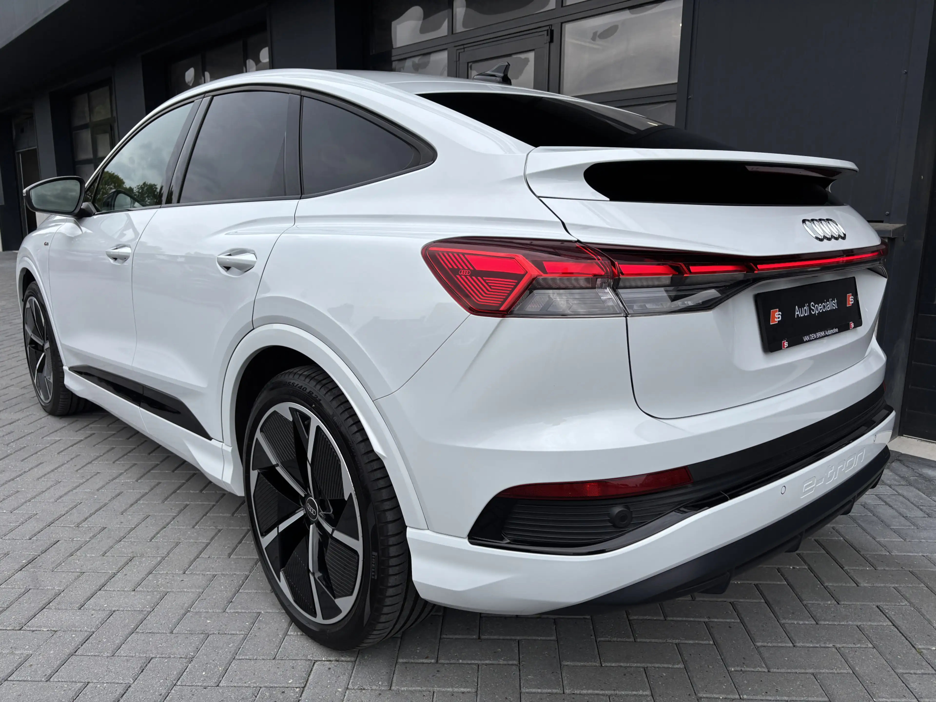 Audi Q4 e-tron Sportback 40 S-line Competition 77 kWh Pano — photo 15