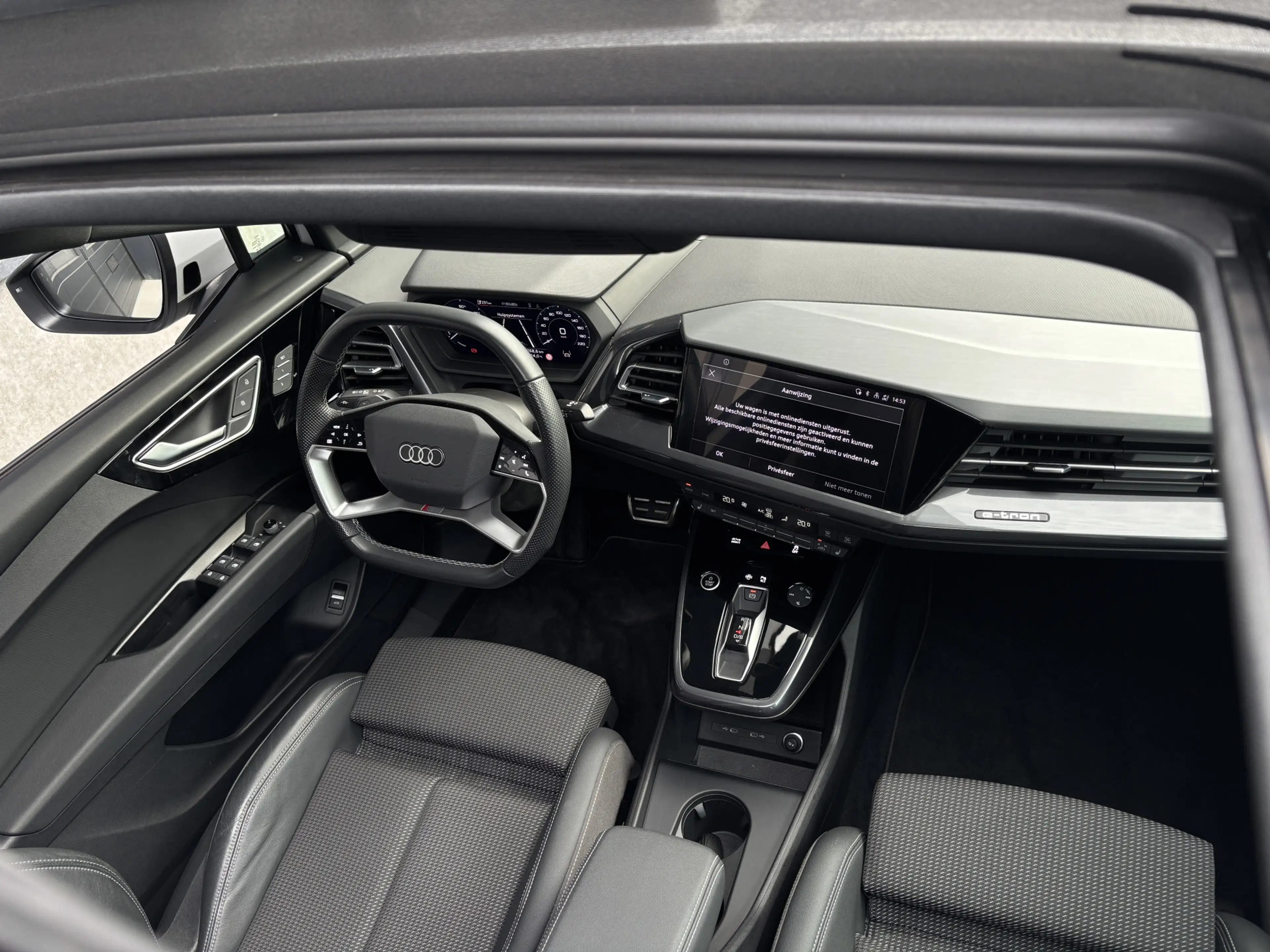 Audi Q4 e-tron Sportback 40 S-line Competition 77 kWh Pano — photo 4
