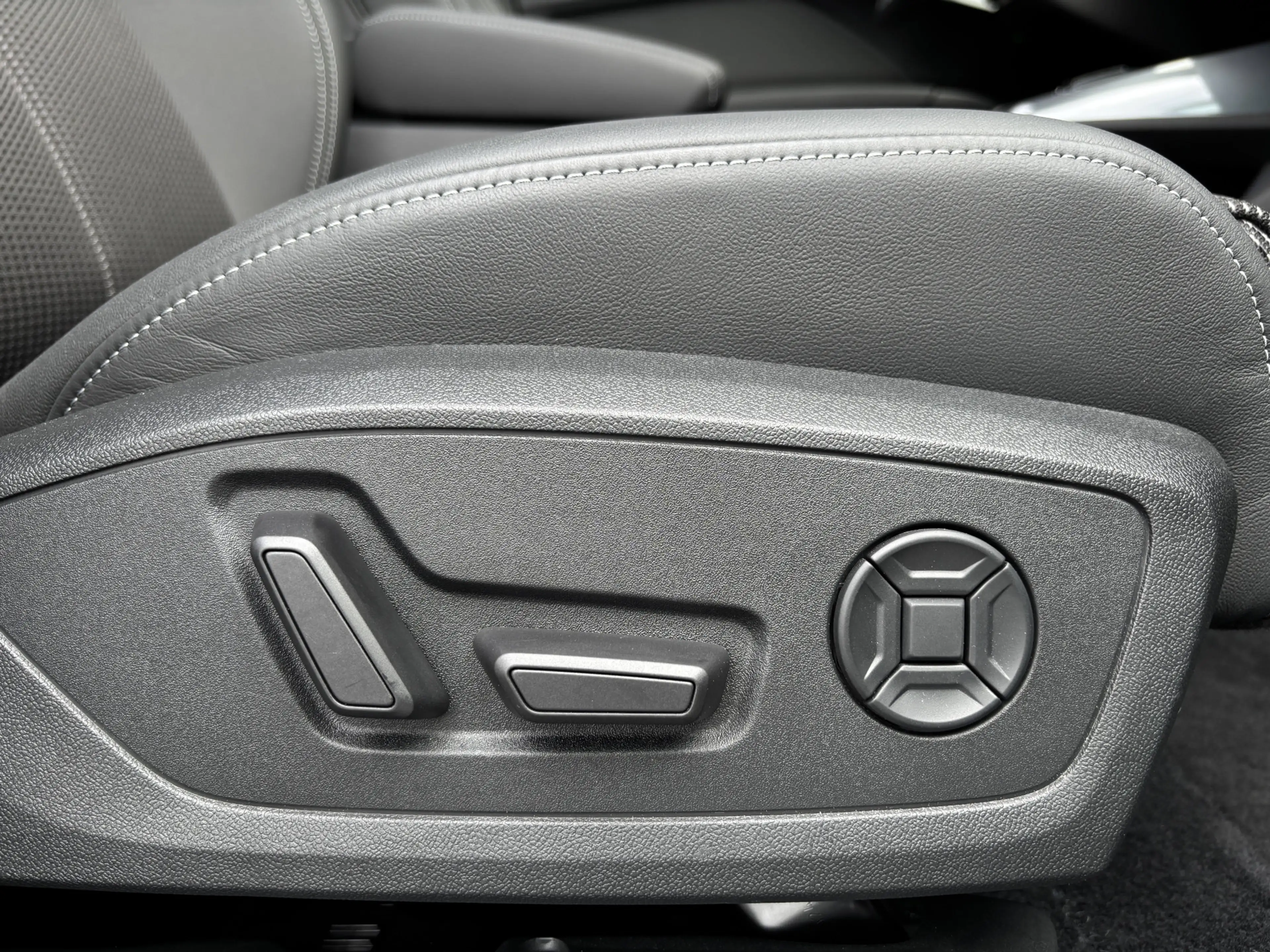 Audi Q4 e-tron Sportback 40 S-line Competition 77 kWh Pano — photo 10