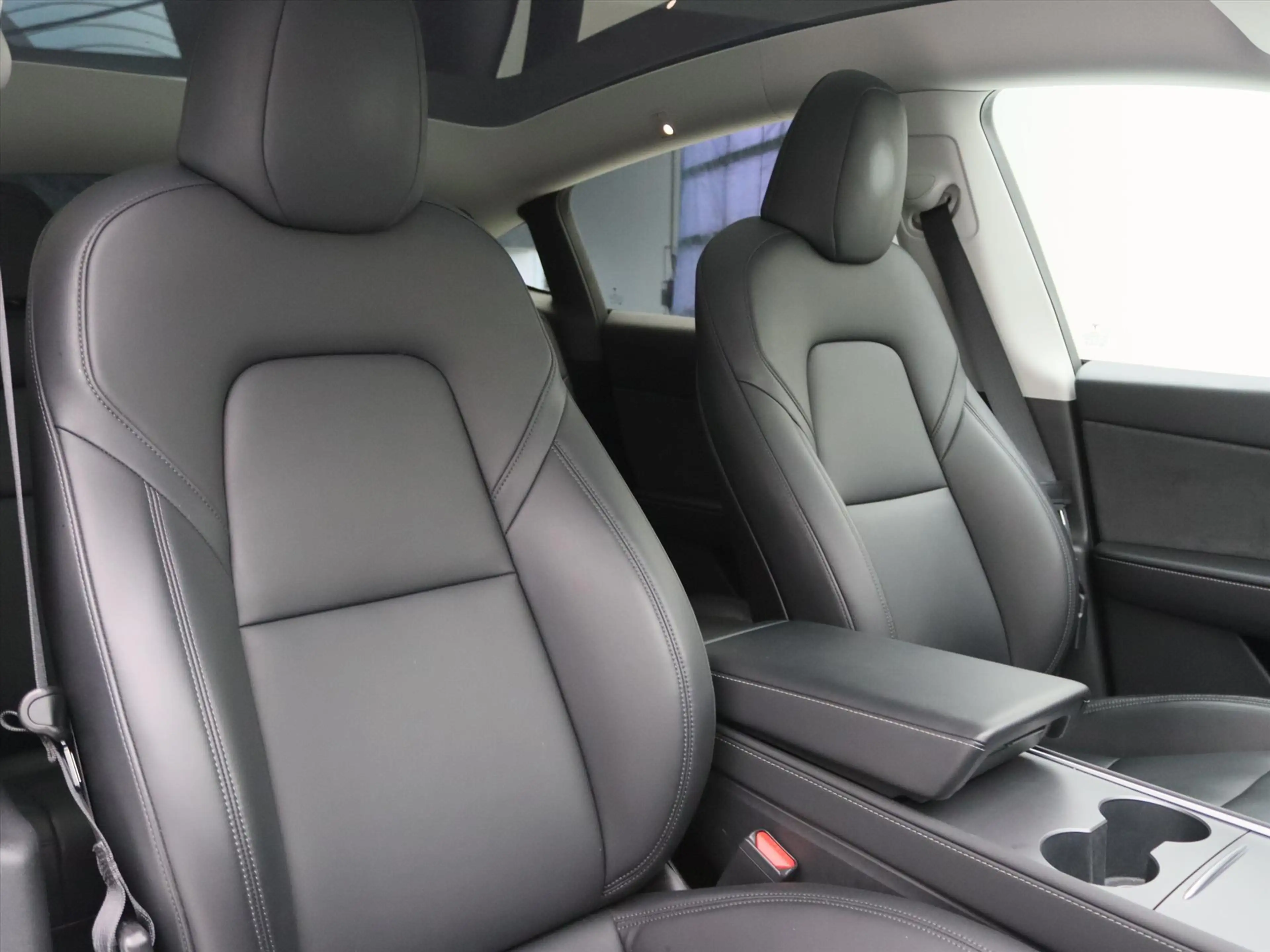 Tesla Model Y Long Range AWD 75kWh 351pk 93.7% SoH [ TREKHAAK+AM — photo 17