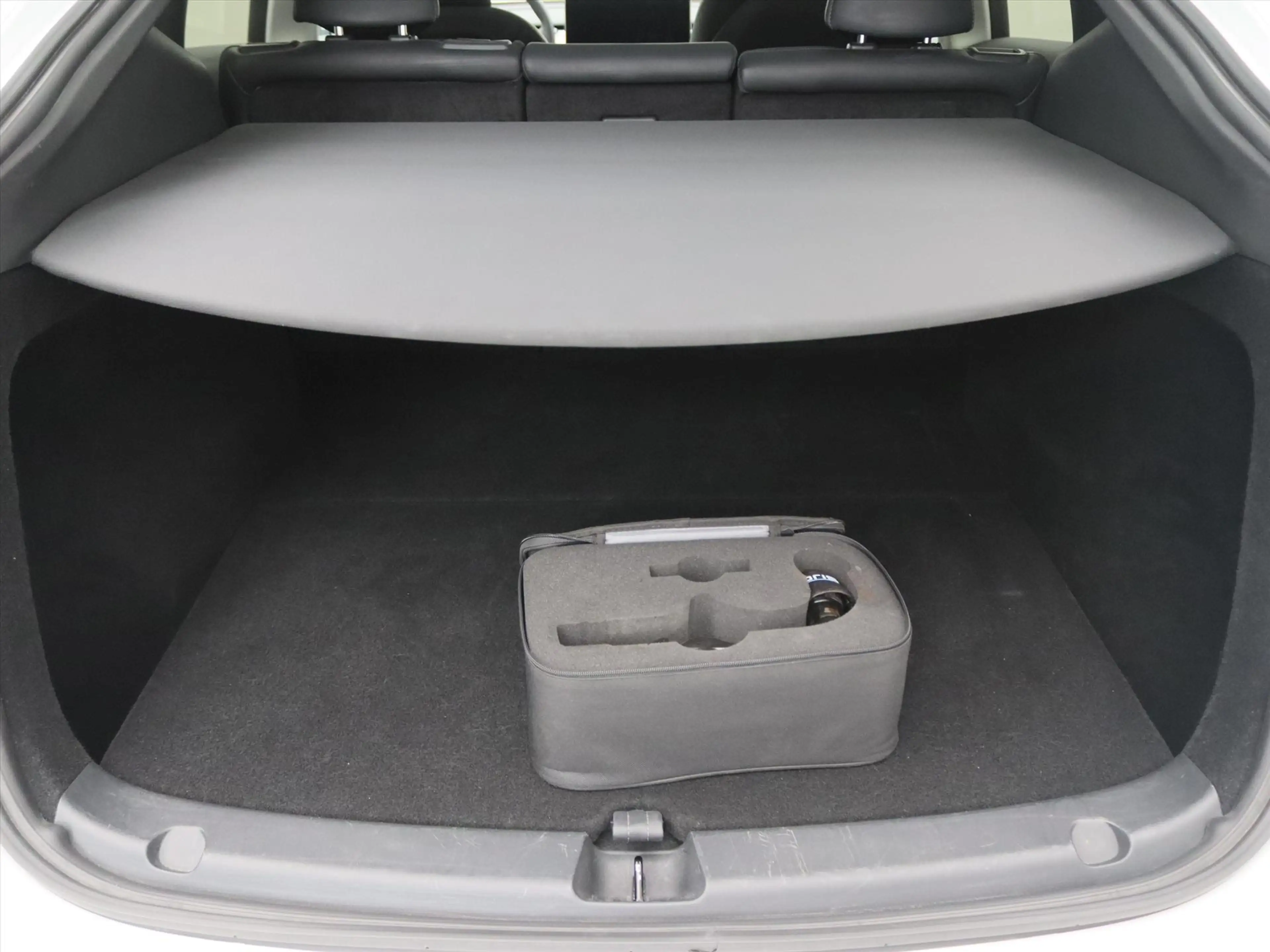 Tesla Model Y Long Range AWD 75kWh 351pk 93.7% SoH [ TREKHAAK+AM — photo 39