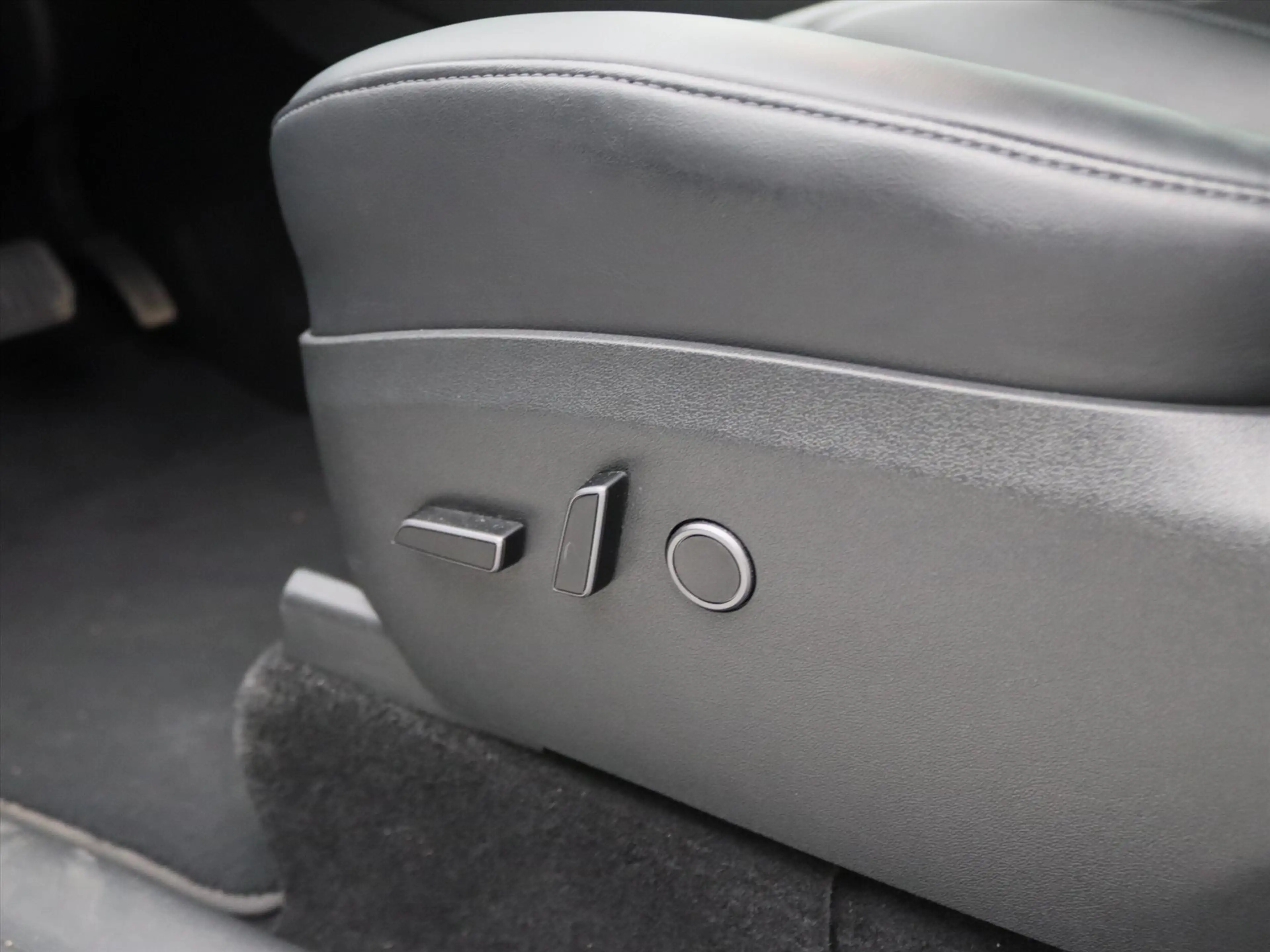 Tesla Model Y Long Range AWD 75kWh 351pk 93.7% SoH [ TREKHAAK+AM — photo 20