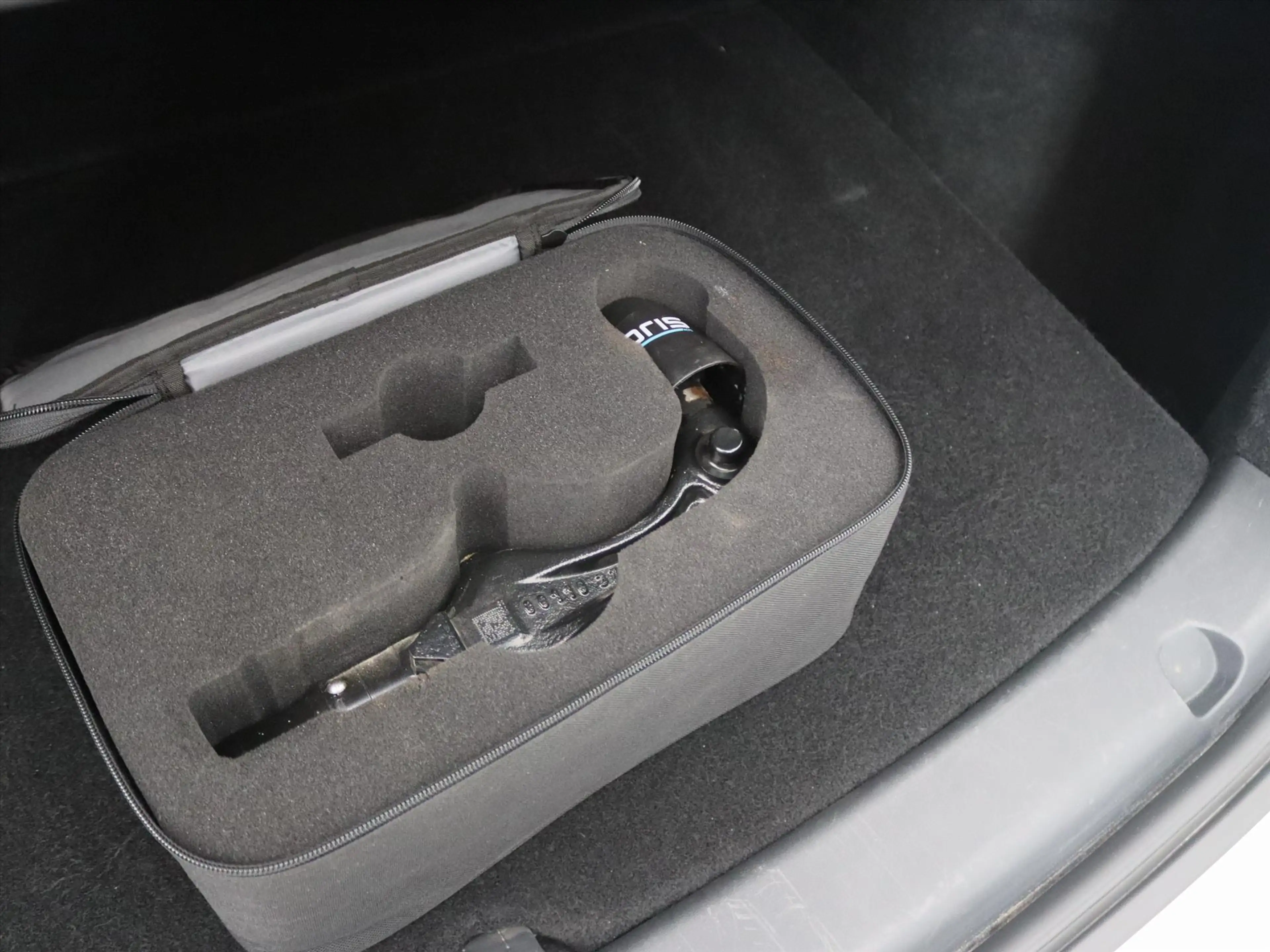 Tesla Model Y Long Range AWD 75kWh 351pk 93.7% SoH [ TREKHAAK+AM — photo 40
