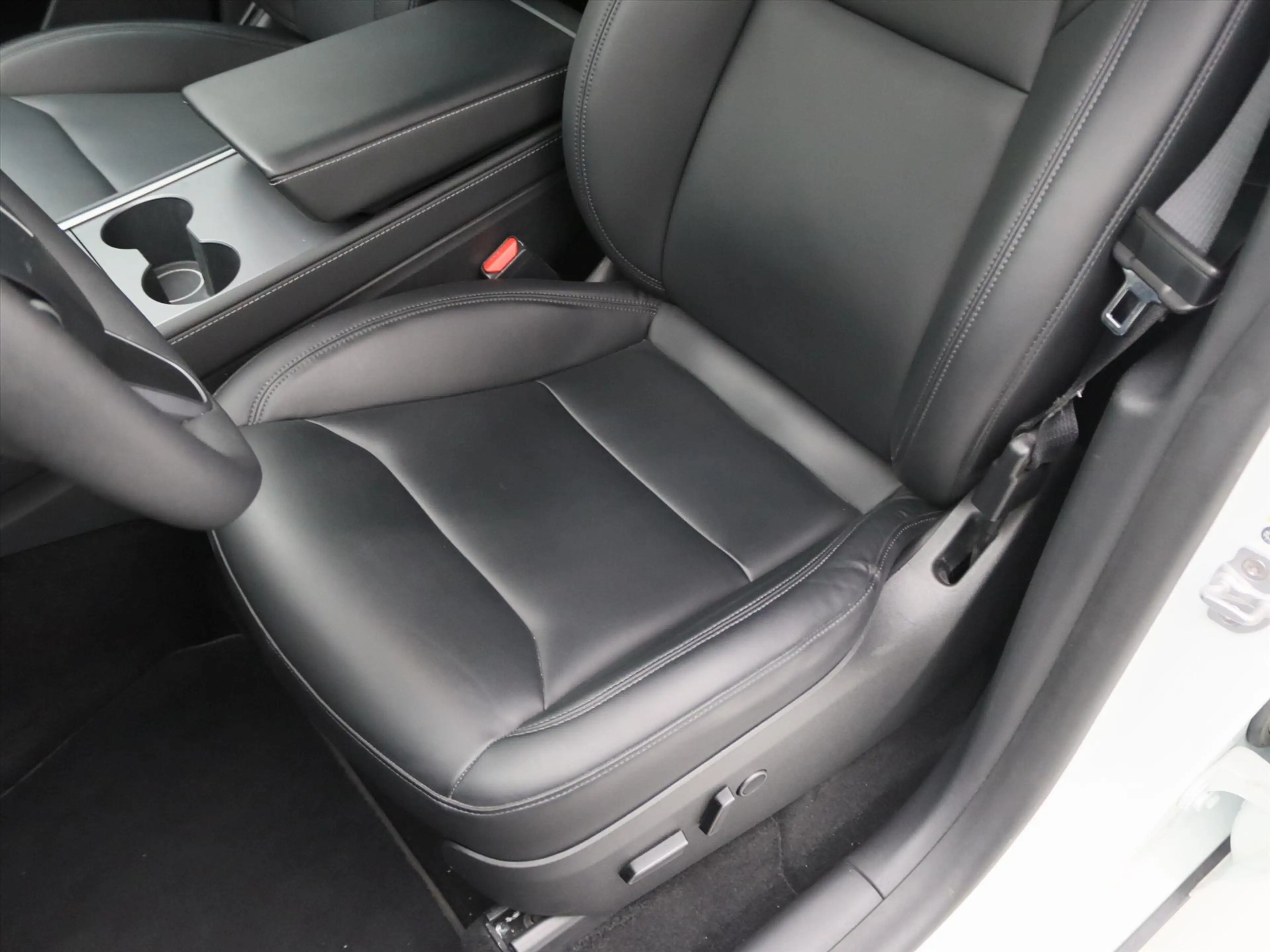 Tesla Model Y Long Range AWD 75kWh 351pk 93.7% SoH [ TREKHAAK+AM — photo 19