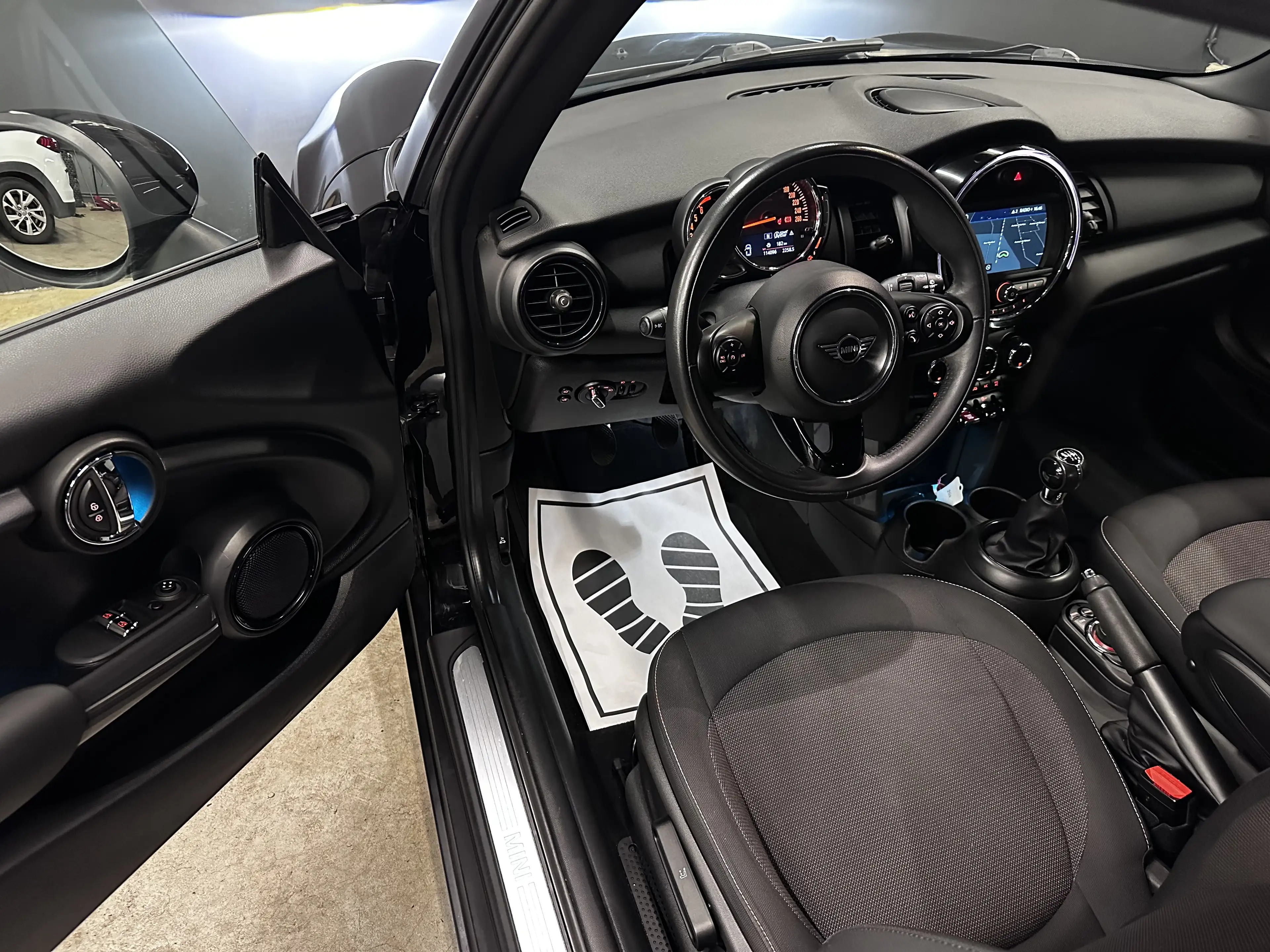 MINI One D Mini 1.5 D One (EU6c) — photo 11