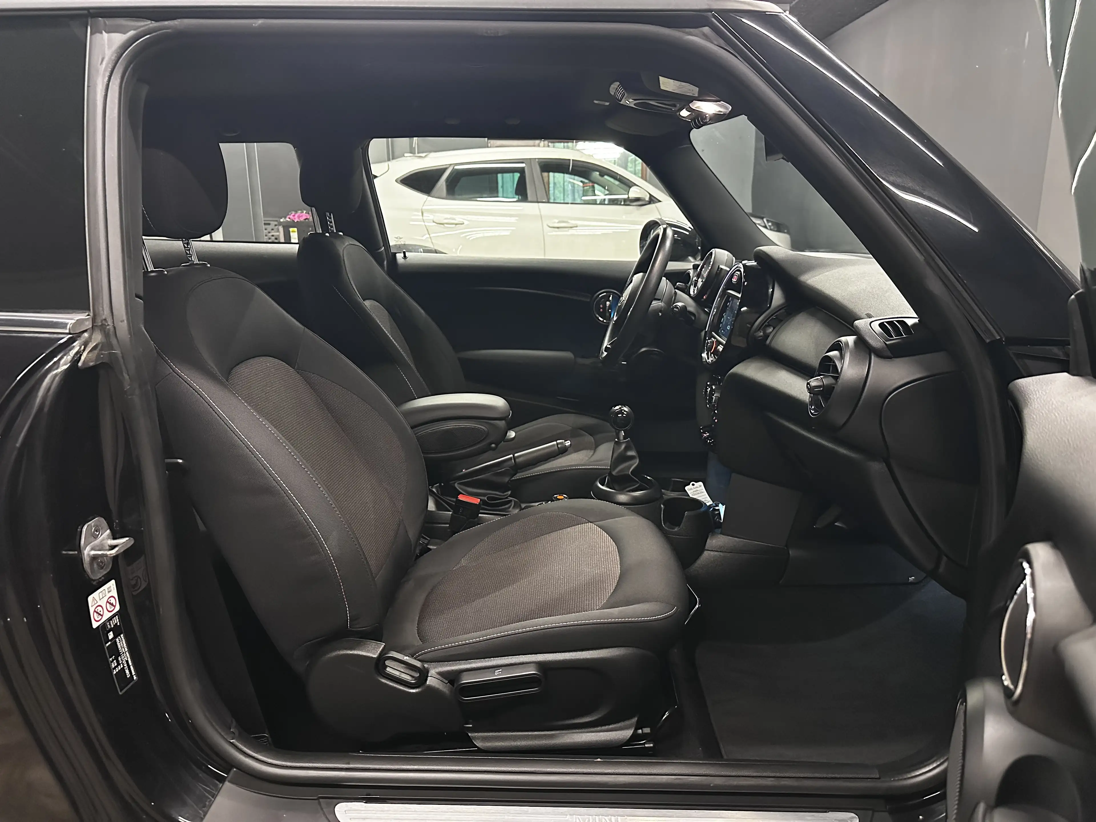 MINI One D Mini 1.5 D One (EU6c) — photo 9