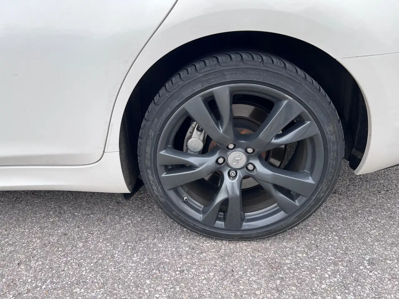 Infiniti M снимка Infiniti M
