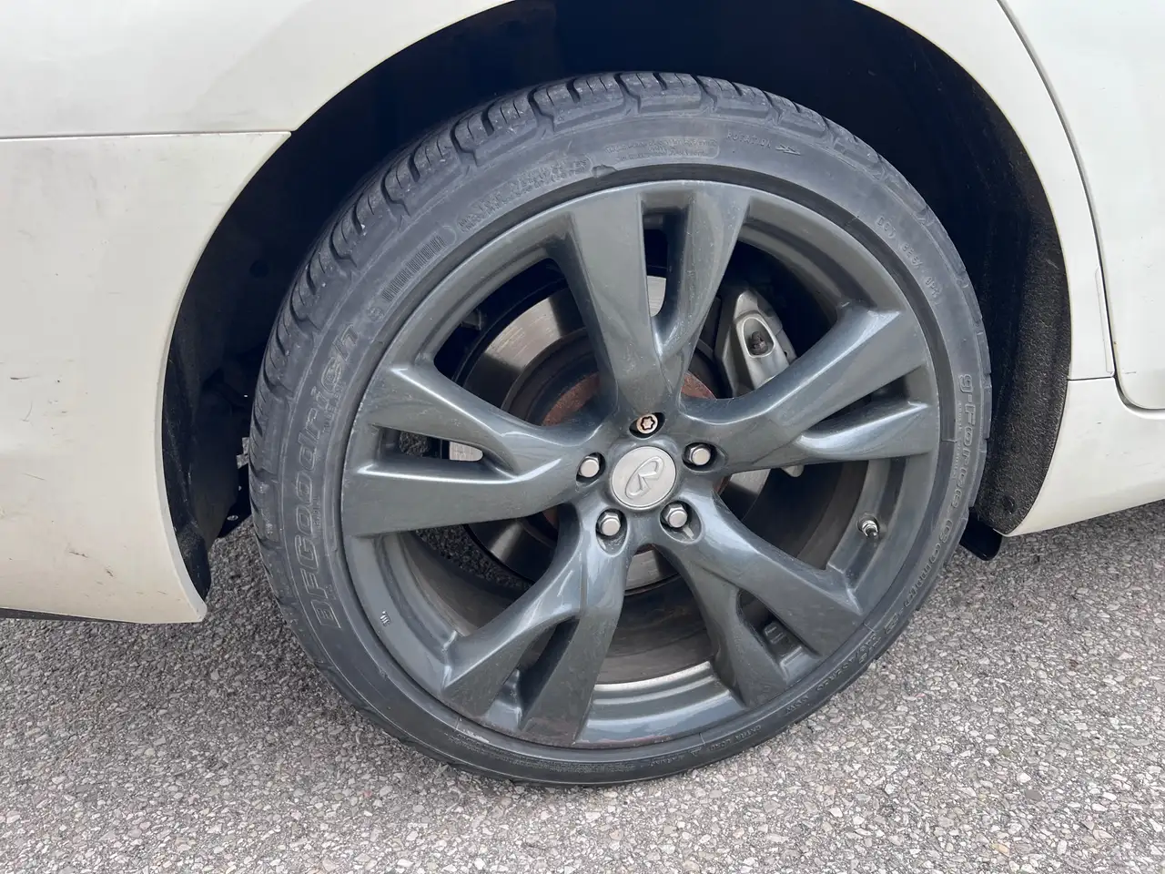 Infiniti M снимка Infiniti M