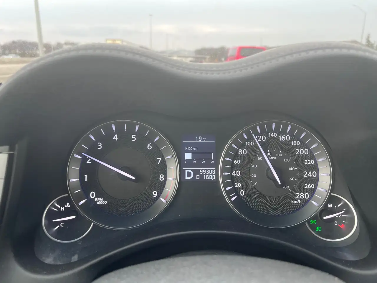 Infiniti M снимка Infiniti M