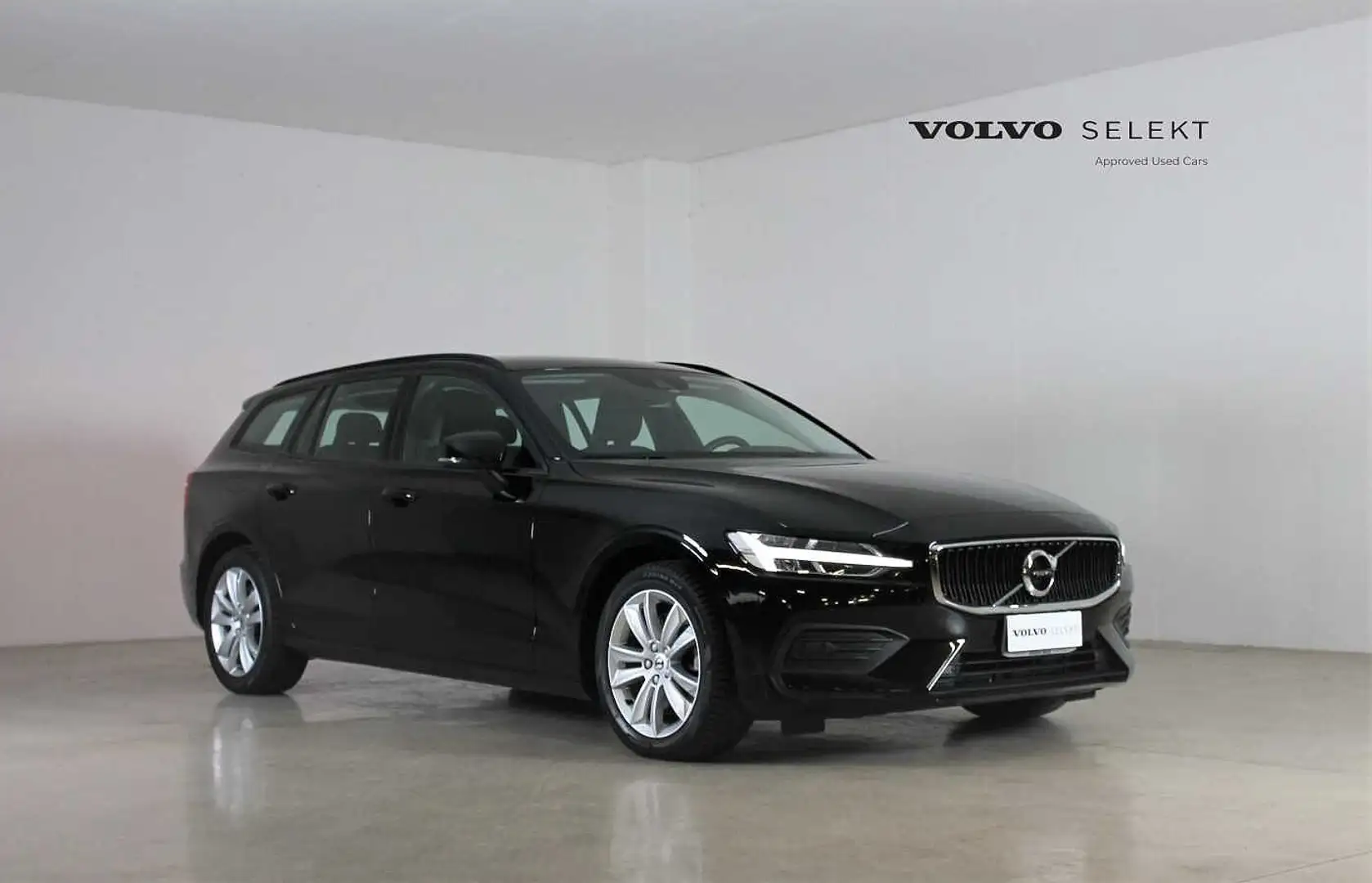 Volvo V60 Momentum Business, B4 mild Hybrid (D) Noir - 1