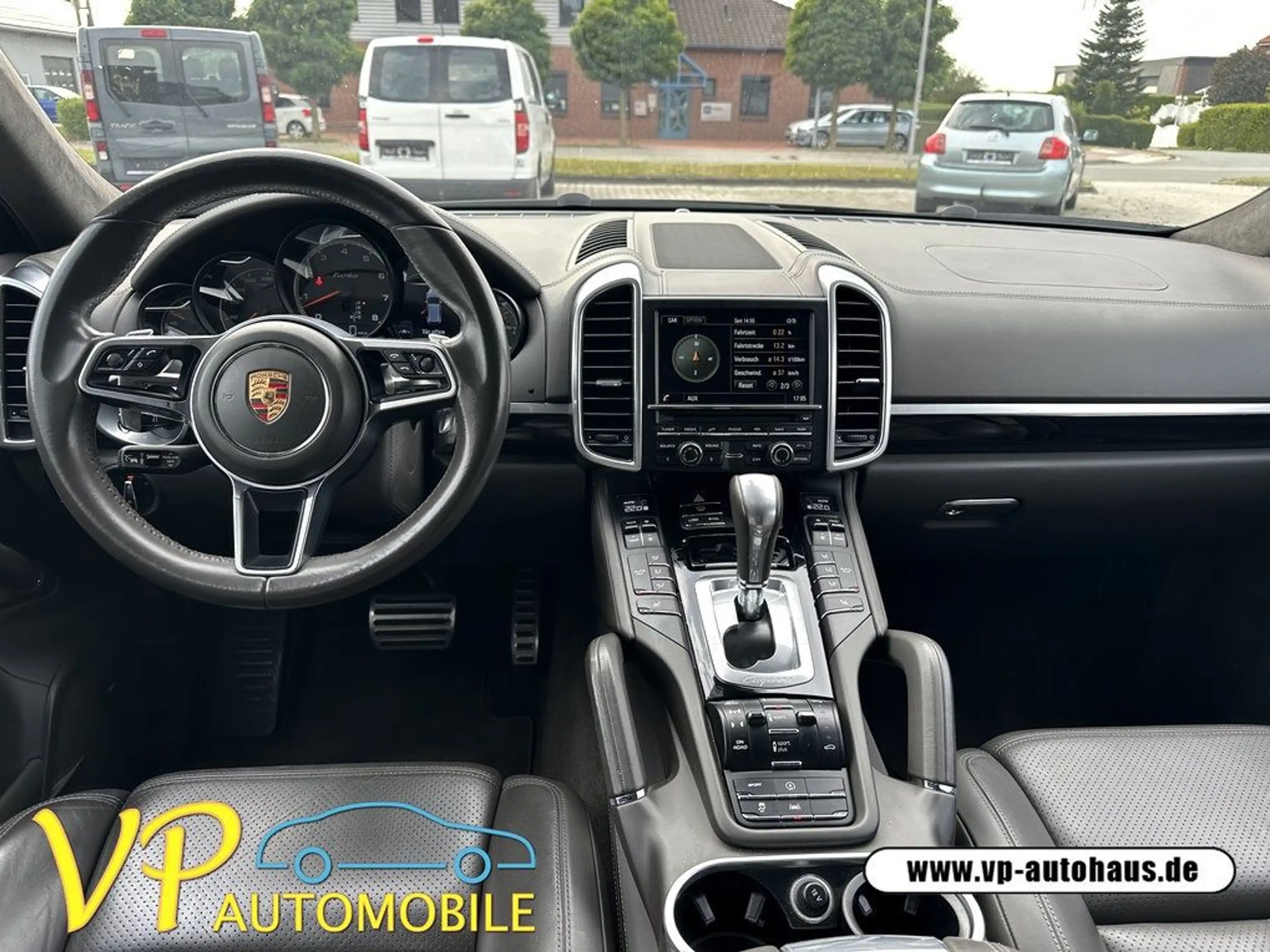 Porsche Cayenne Turbo AHK Pano LED — photo 11