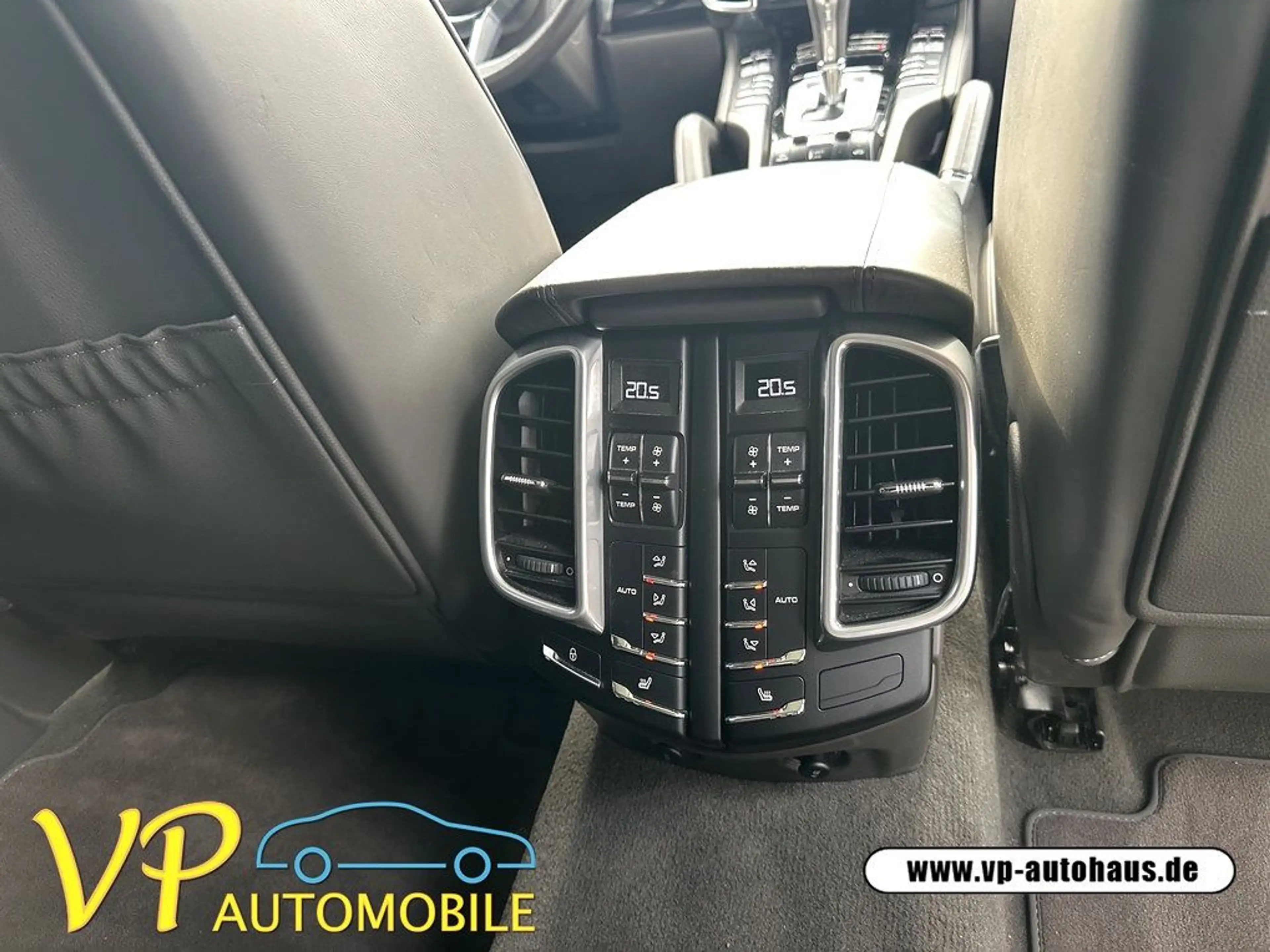 Porsche Cayenne Turbo AHK Pano LED — photo 8