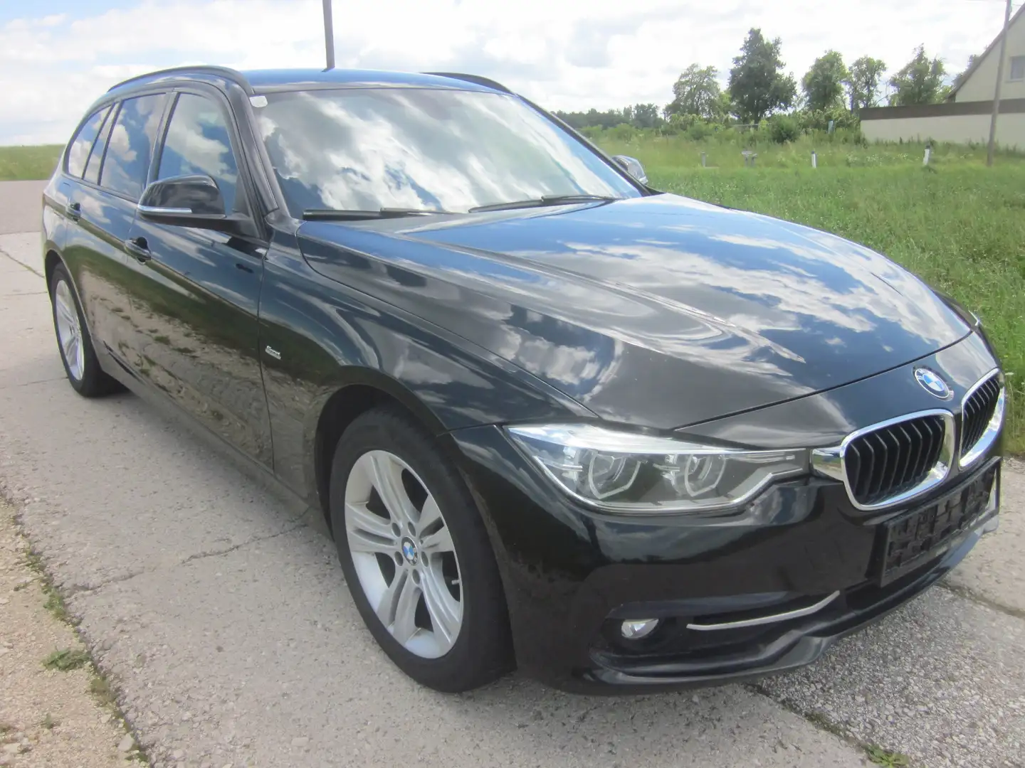 BMW 320 320 d xDrive Touring Sport Line Aut. Noir - 1