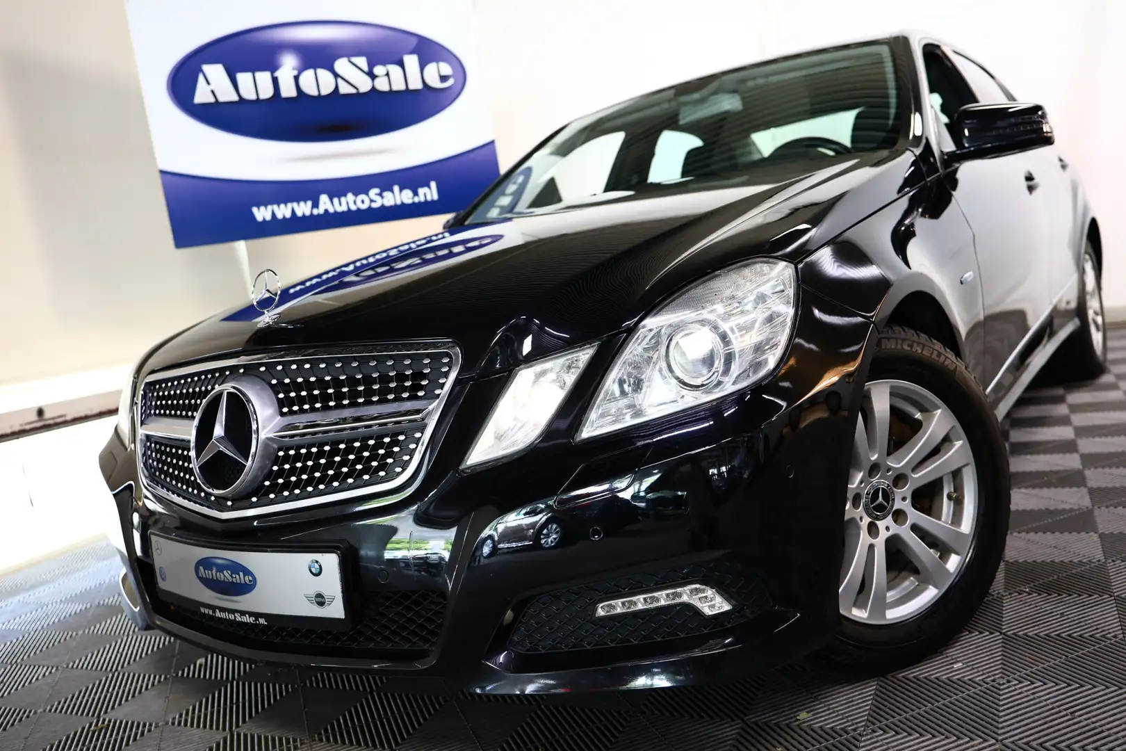 Mercedes-Benz E 250 CGI Business Class Avantgarde Schwarz - 2