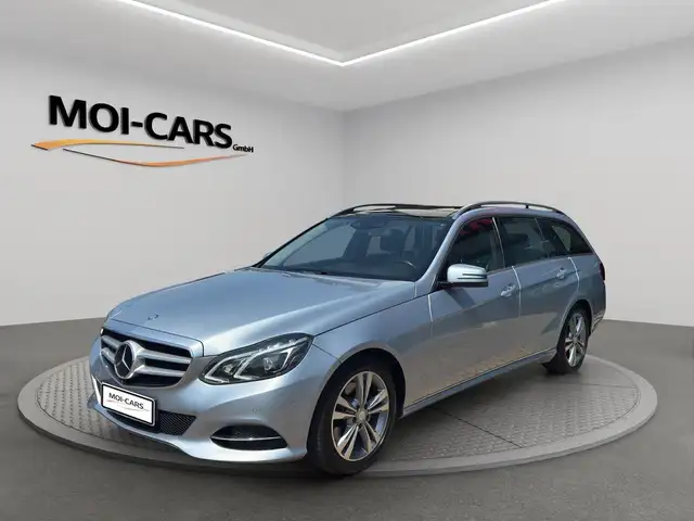 Mercedes-Benz E 350 T 4MATIC AUT*tLEDER*PANO*NAVI*PDC*360°*AHK