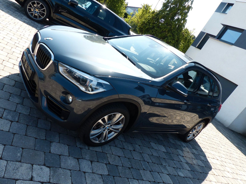 BMW X1 sDrive 20 i Sport Line 2.Hand Top gepflegt — photo 2