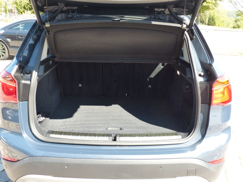 BMW X1 sDrive 20 i Sport Line 2.Hand Top gepflegt — photo 11