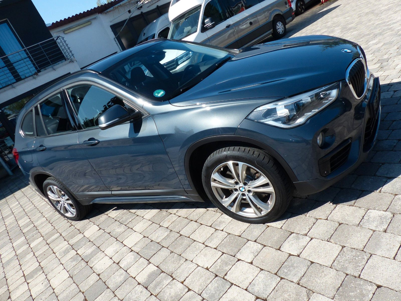 BMW X1 sDrive 20 i Sport Line 2.Hand Top gepflegt