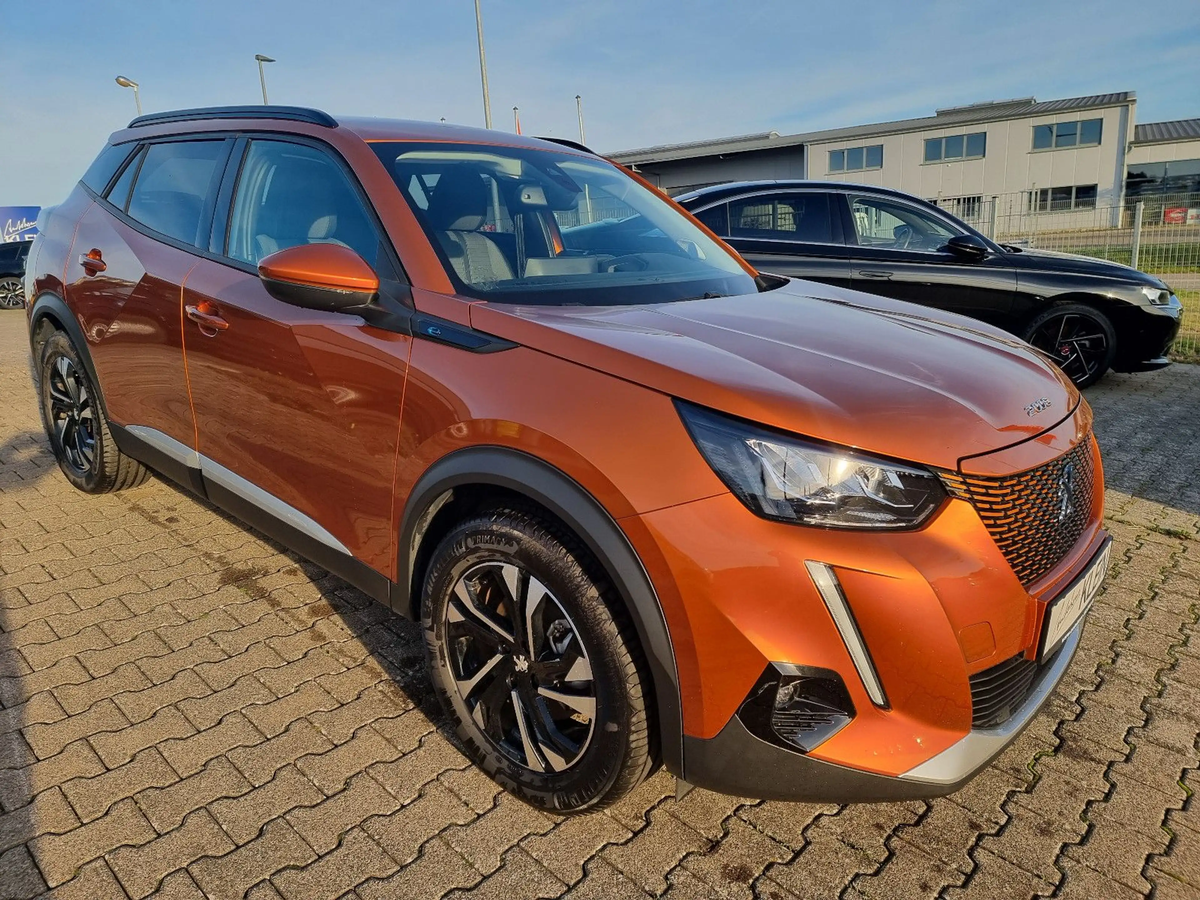Peugeot 2008 e-2008 Allure Elektro - KLIMA-CARPLAY-PDC-KAMERA — photo 8