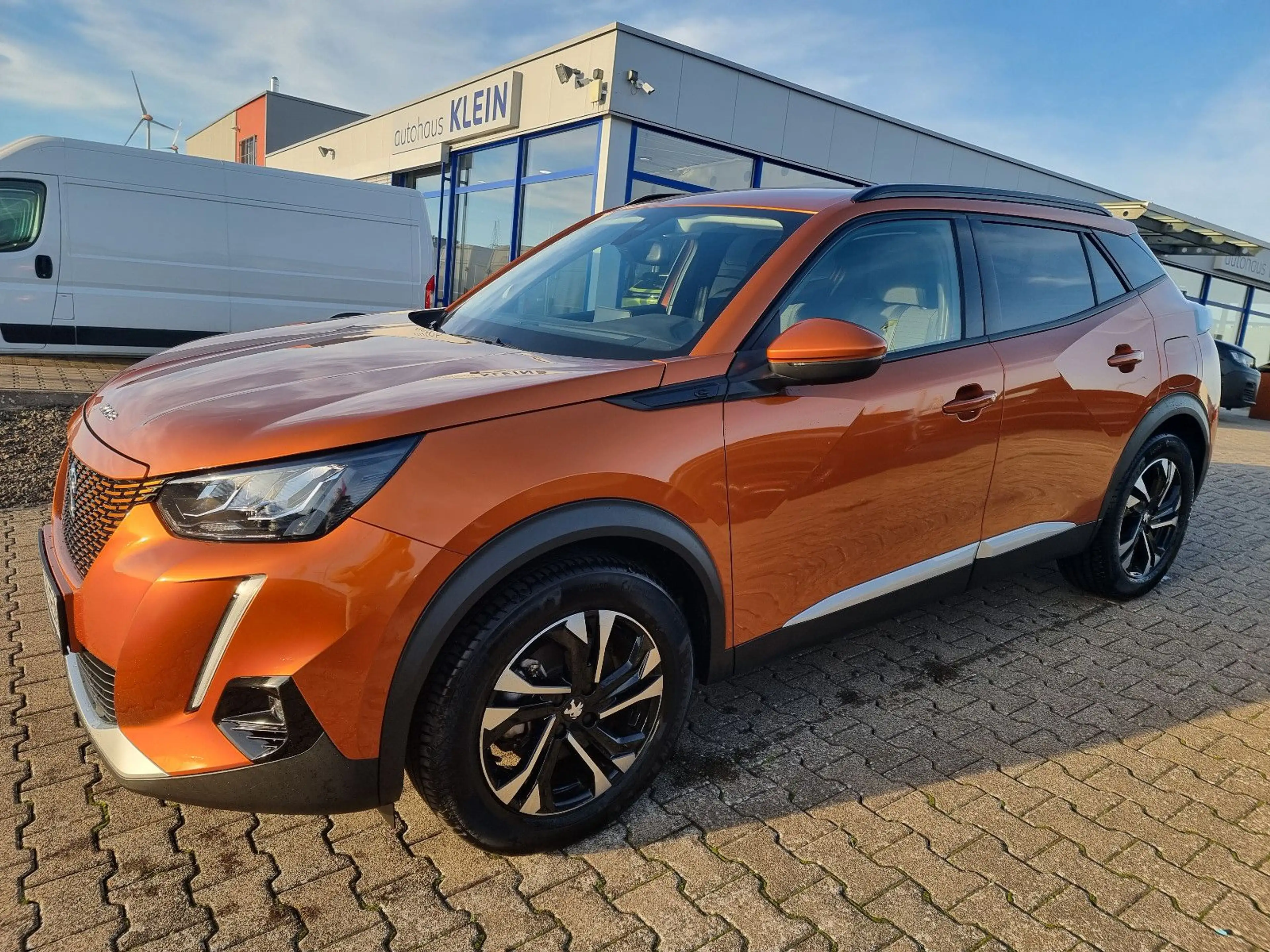 Peugeot 2008 e-2008 Allure Elektro - KLIMA-CARPLAY-PDC-KAMERA — photo 2