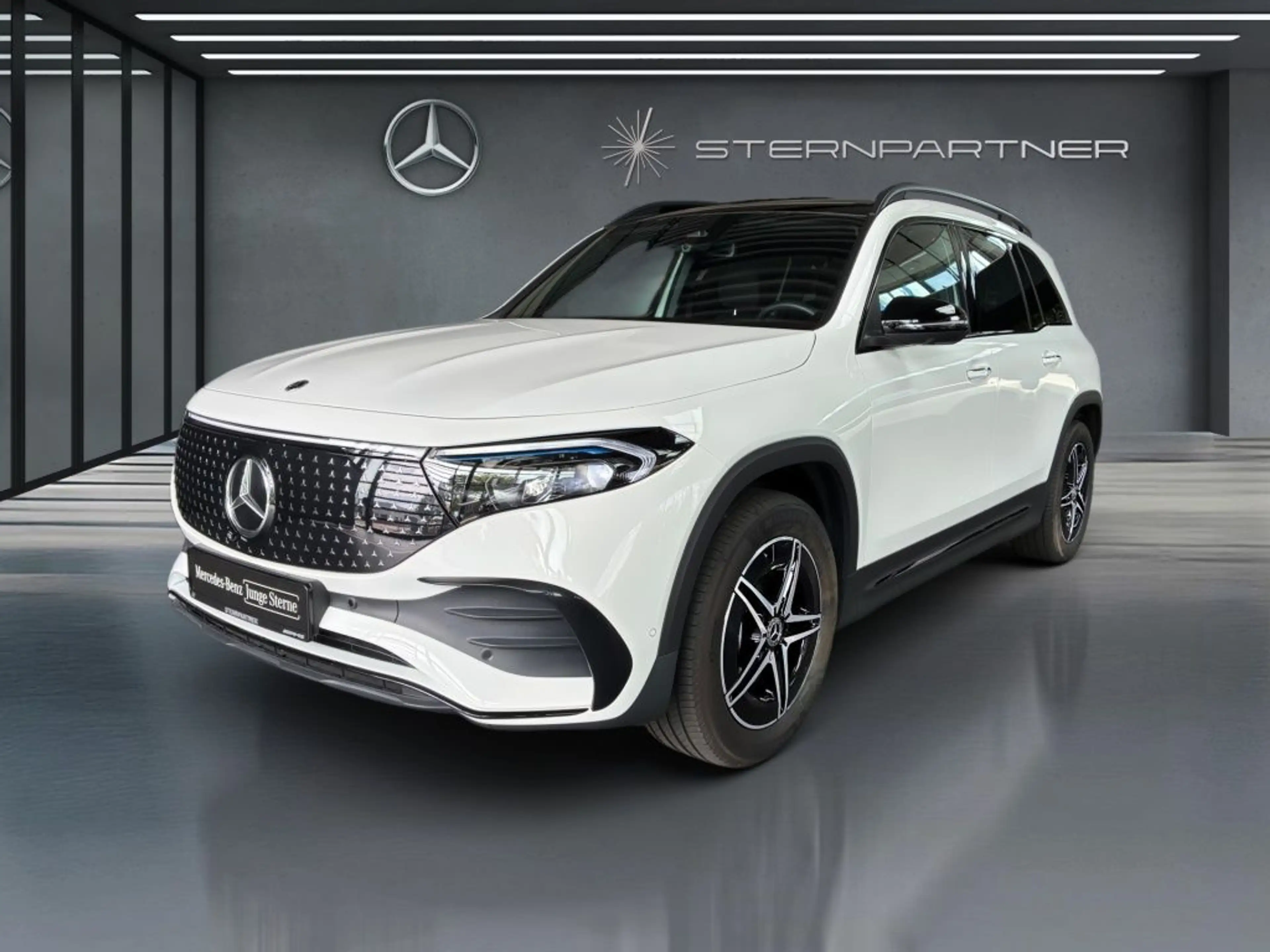 Mercedes-Benz EQB 250 AMG+PANO+NIGHT+AHK+BURMESTER+HUD+360°