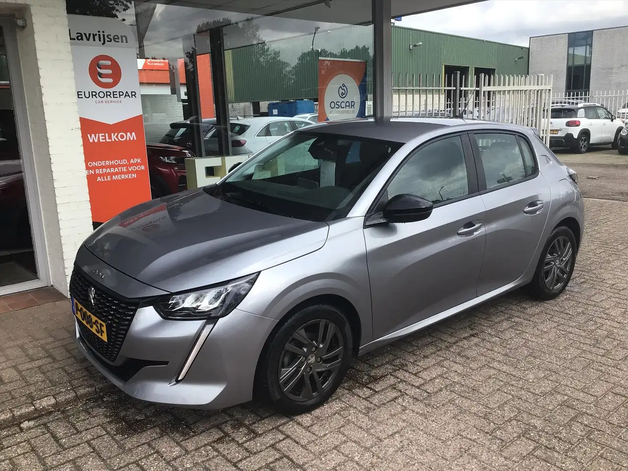 Peugeot 208