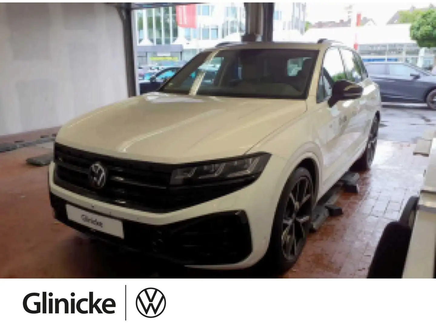 Volkswagen Touareg 3.0 V6 TDI R-Line 4Motion DSG, PANO, HEA Weiß - 1