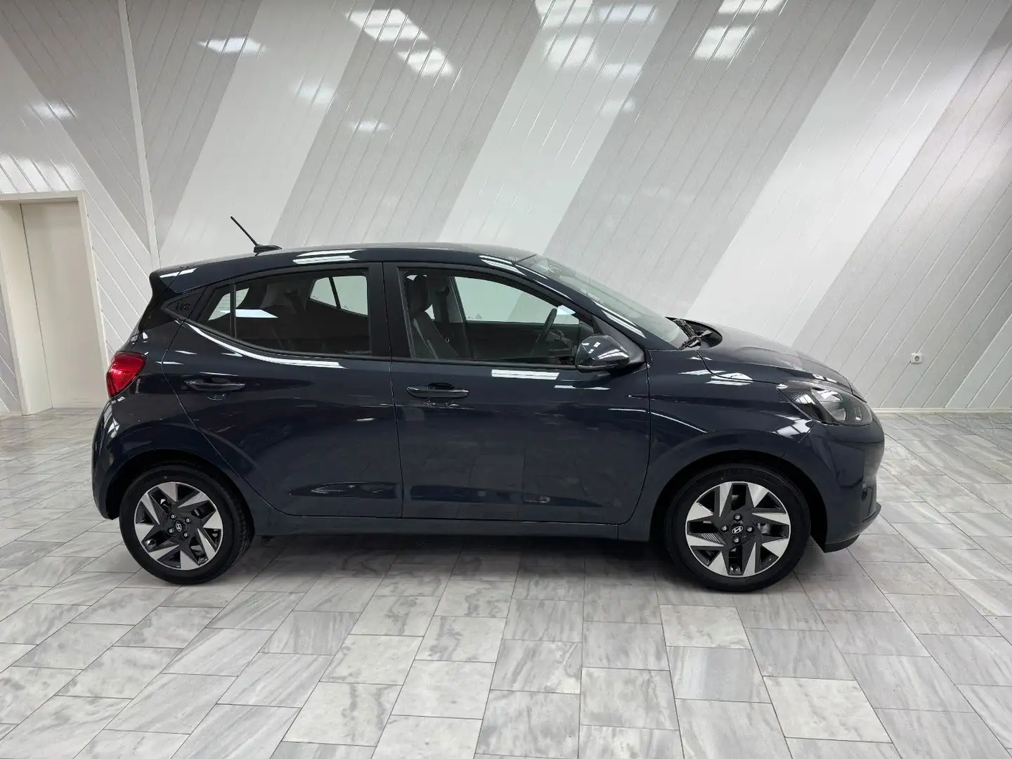 Hyundai i10 1.0 Trend Grigio - 1