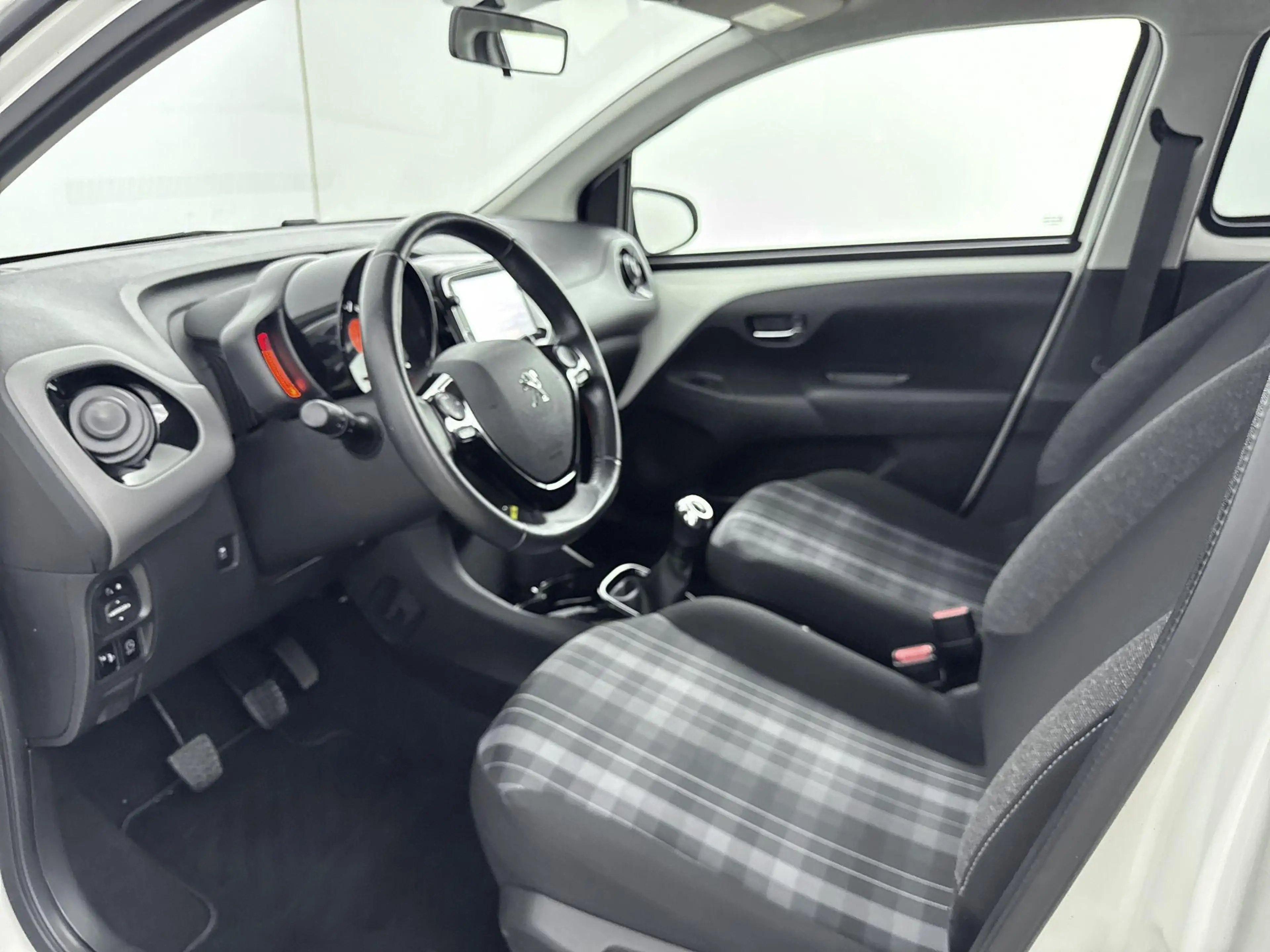 Peugeot 108 72 pk Allure | Apple Carplay/Android Auto | Achter — photo 8