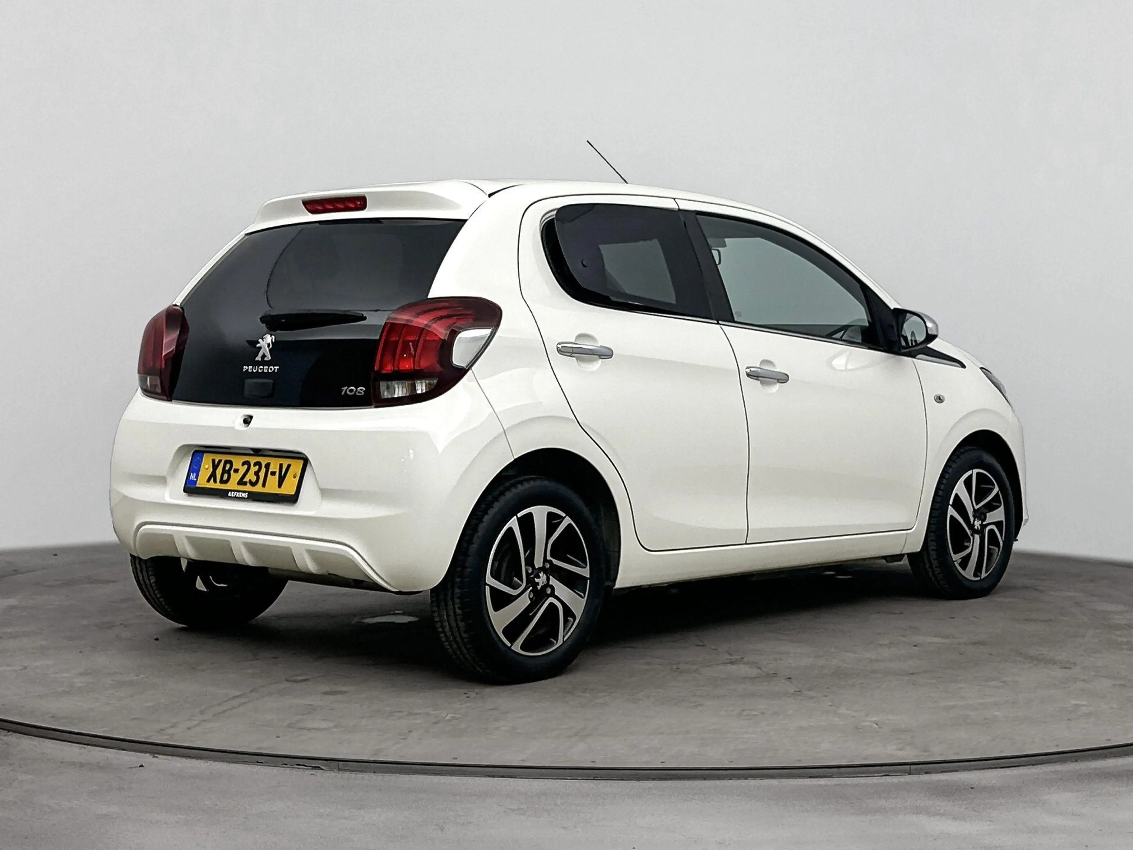 Peugeot 108 72 pk Allure | Apple Carplay/Android Auto | Achter — photo 10