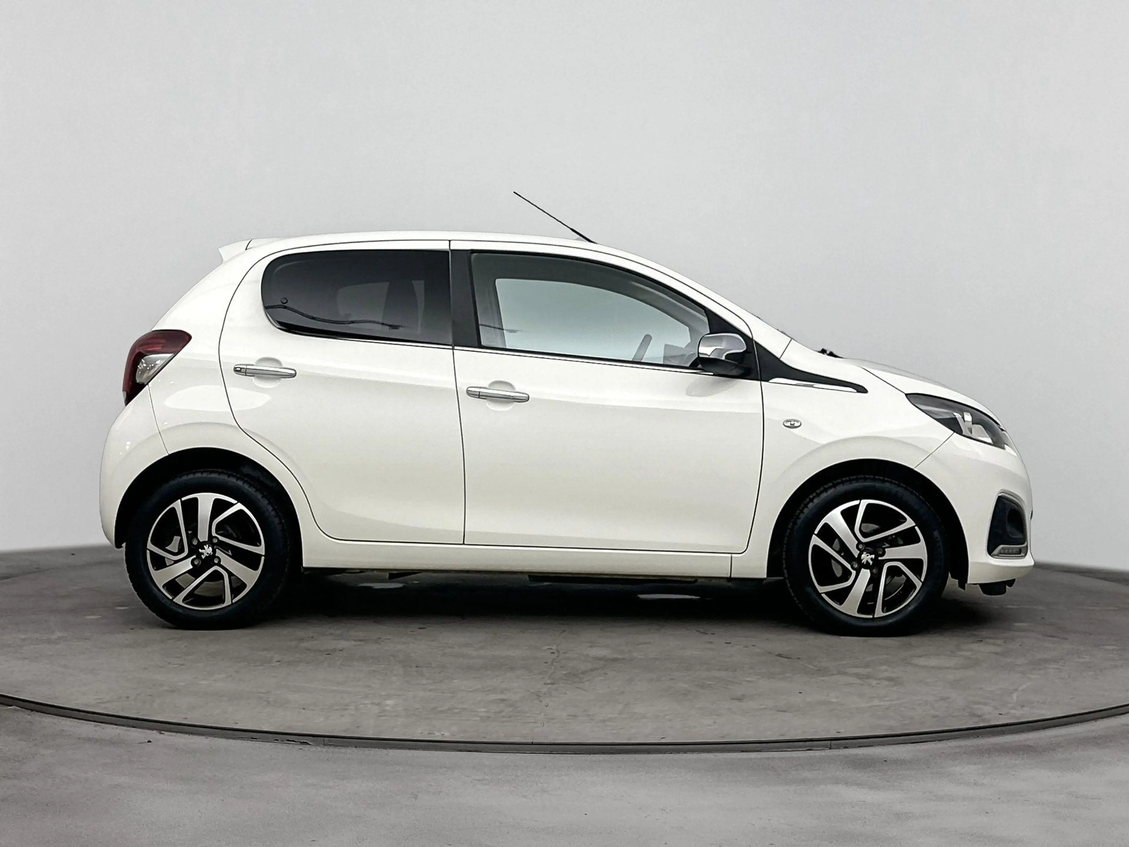 Peugeot 108 72 pk Allure | Apple Carplay/Android Auto | Achter — photo 11