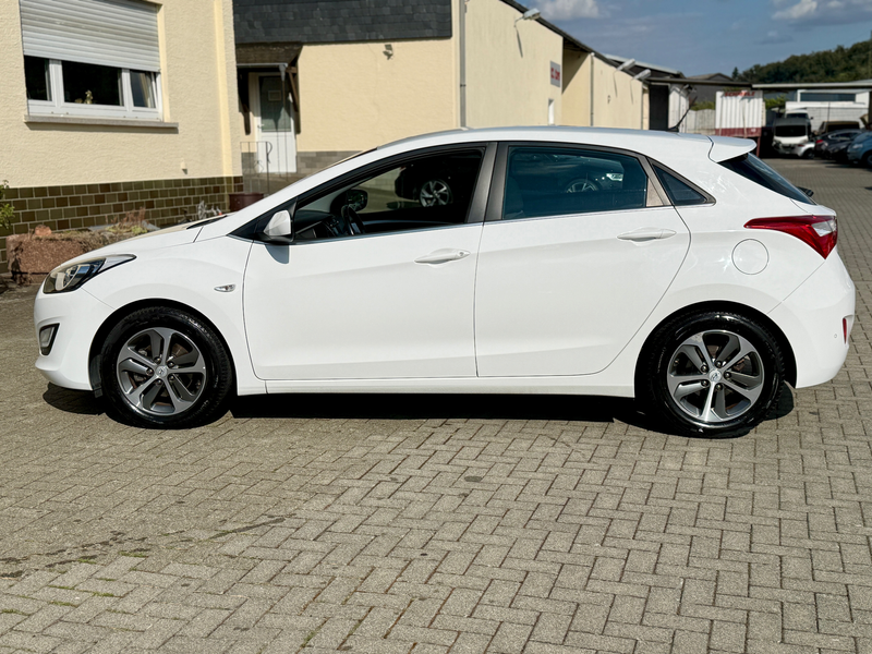 Hyundai i30 YES! 101PS*nur 67TKM*1. Hand*TÜV+Insp Neu*KLIMA*PDC — photo 3