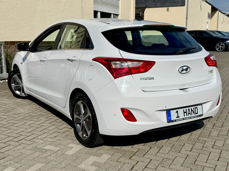 Hyundai i30 YES! 101PS*nur 67TKM*1. Hand*TÜV+Insp Neu*KLIMA*PDC — photo 4