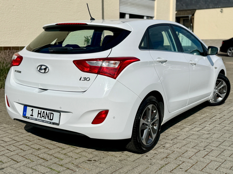 Hyundai i30 YES! 101PS*nur 67TKM*1. Hand*TÜV+Insp Neu*KLIMA*PDC — photo 7