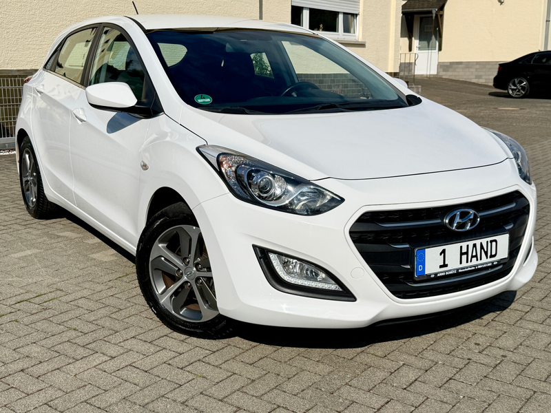 Hyundai i30 YES! 101PS*nur 67TKM*1. Hand*TÜV+Insp Neu*KLIMA*PDC — photo 9
