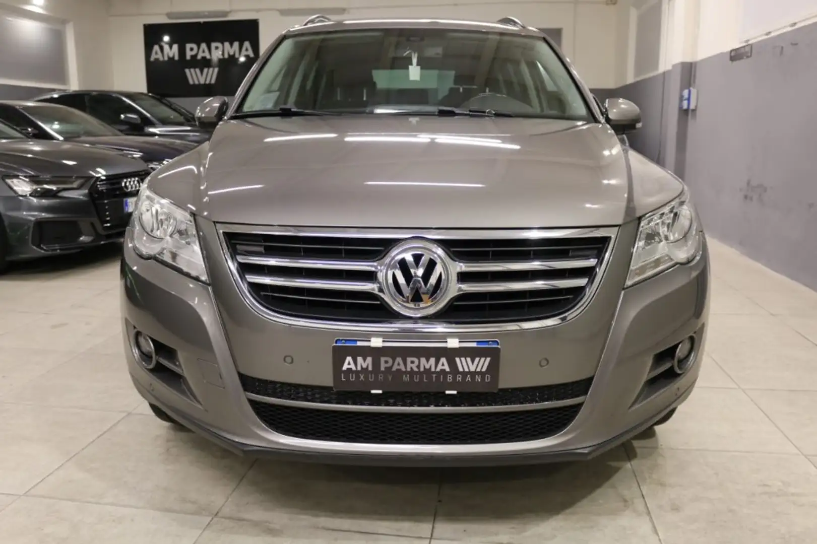 Volkswagen Tiguan 2.0 TDI DPF Trend & Fun BlueMotion Tech. Gris - 2