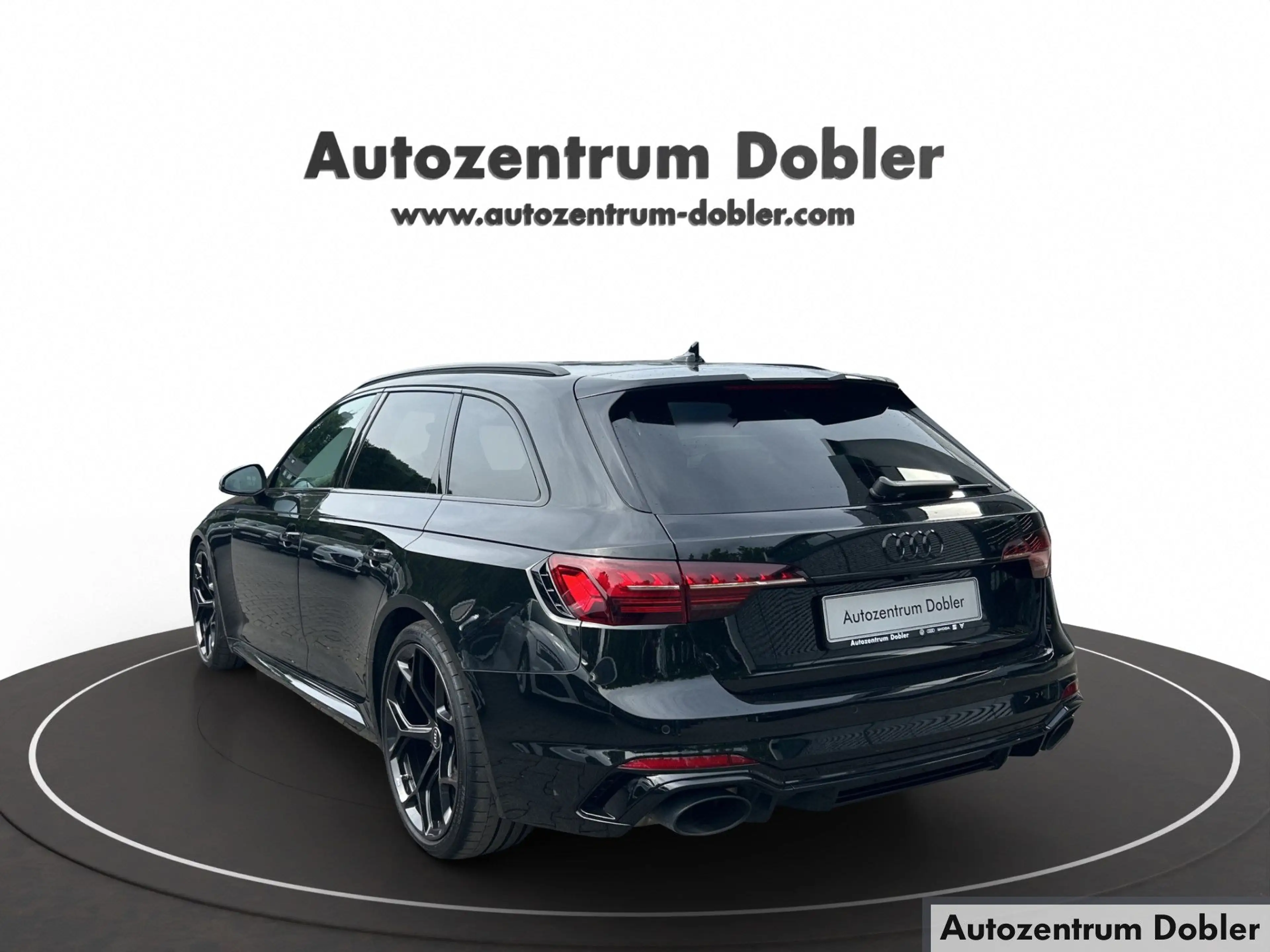 Audi RS4 Avant Competion 331kW AHK Navi PDC Leder LED — photo 7