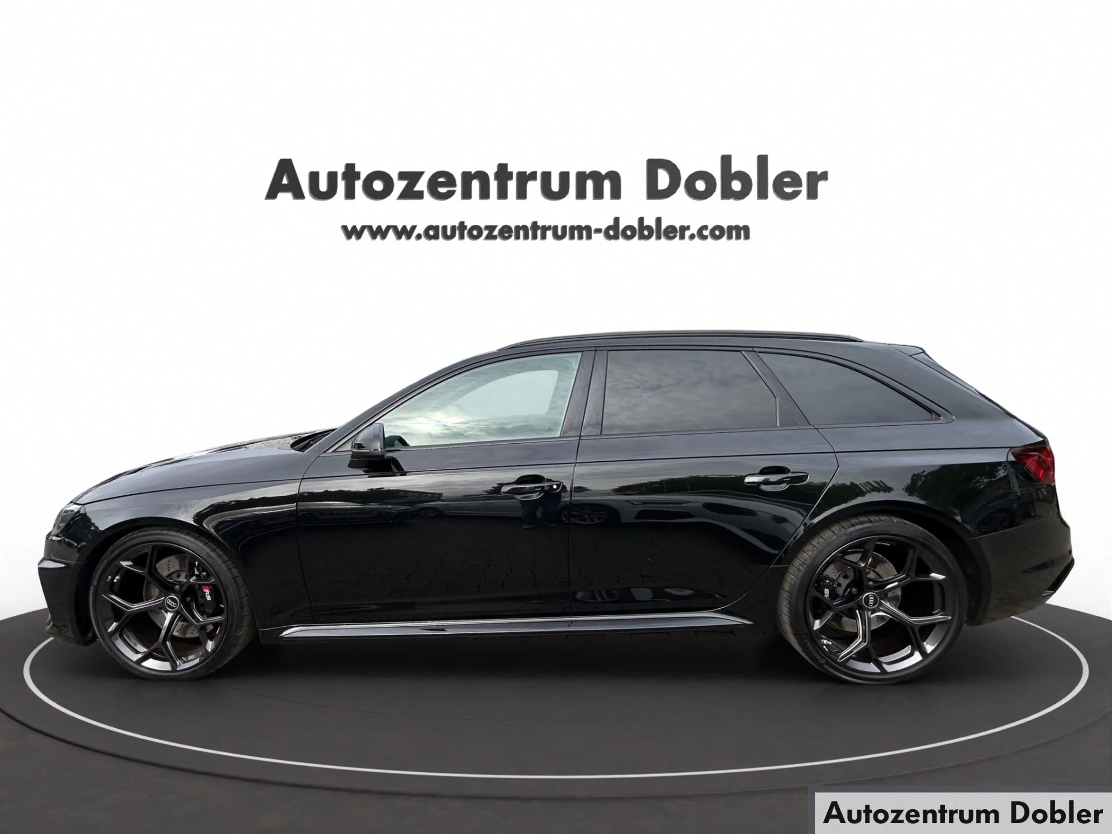 Audi RS4 Avant Competion 331kW AHK Navi PDC Leder LED — photo 5