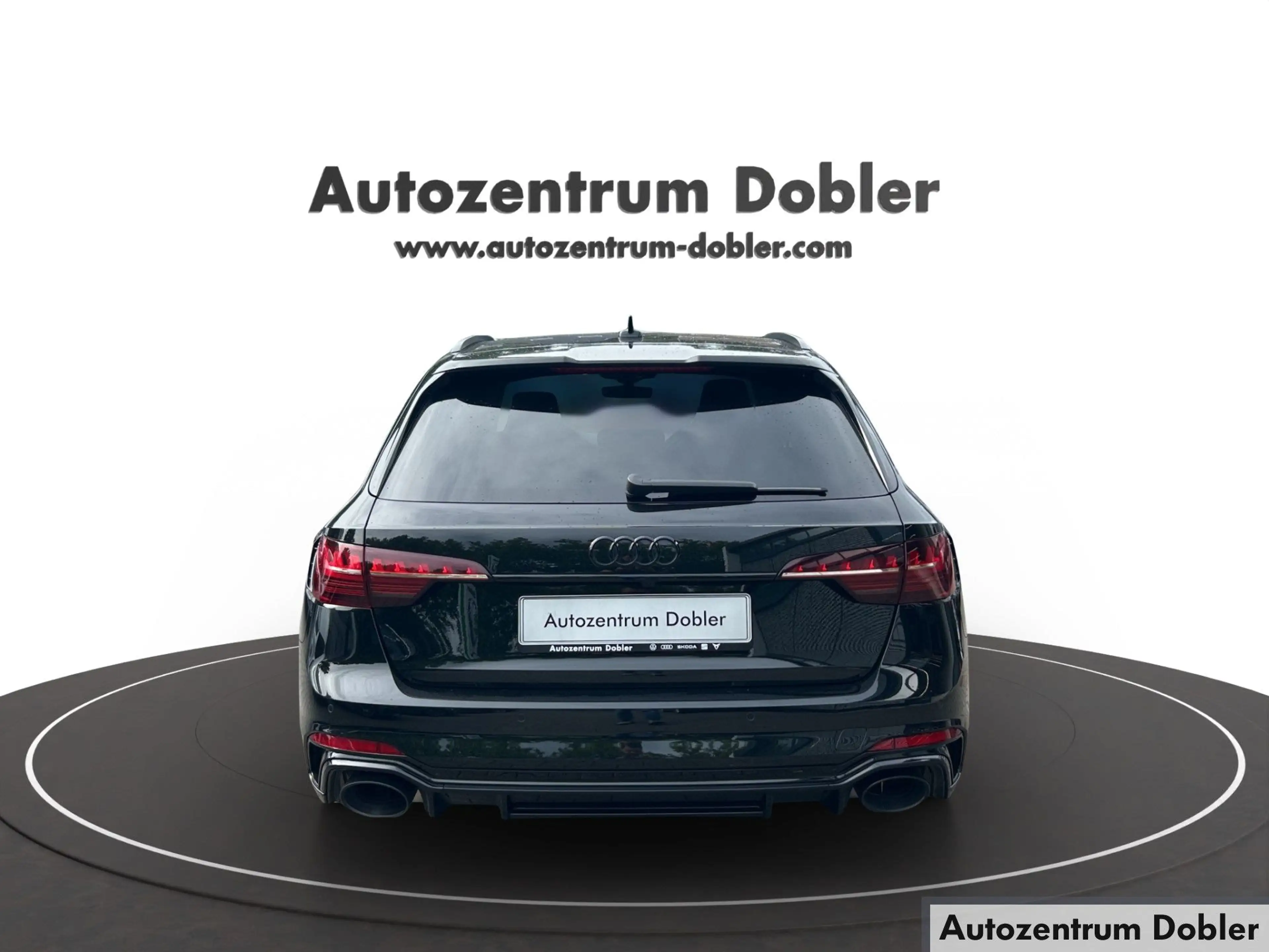 Audi RS4 Avant Competion 331kW AHK Navi PDC Leder LED — photo 8