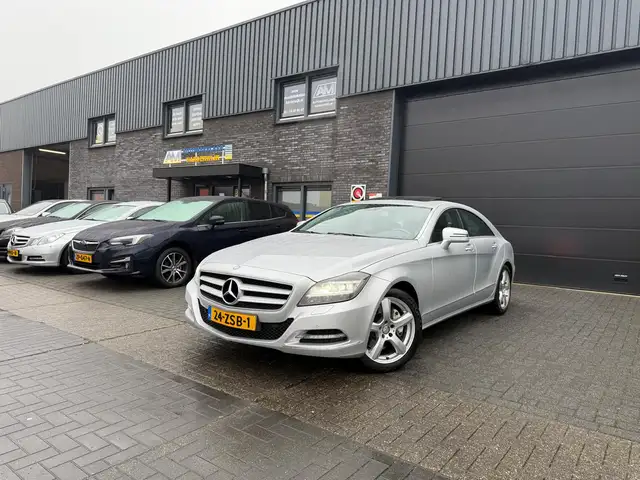 Mercedes-Benz CLS 350 | 2E EIGENAAR | 12MND GARANTIE | SCHUIFDAK | LED |