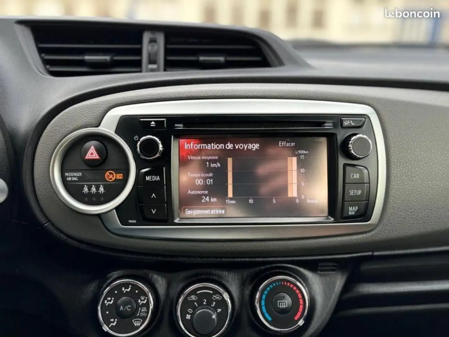 Toyota Yaris 100 VVT-I DYNAMIC 5P Grau - 2