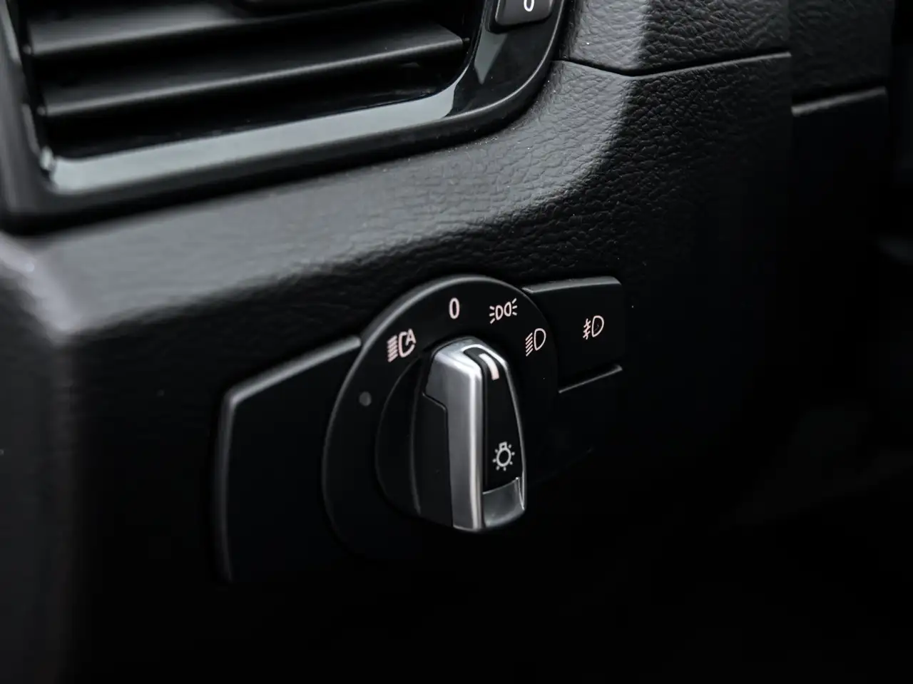 BMW X1 photo BMW X1