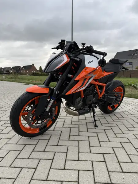 KTM 1290 Super Duke R - foto 8